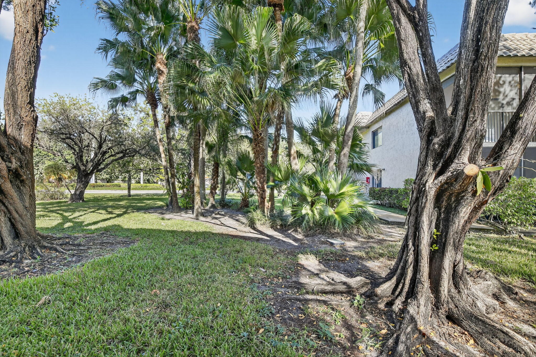 380 Racquet Club Road 106