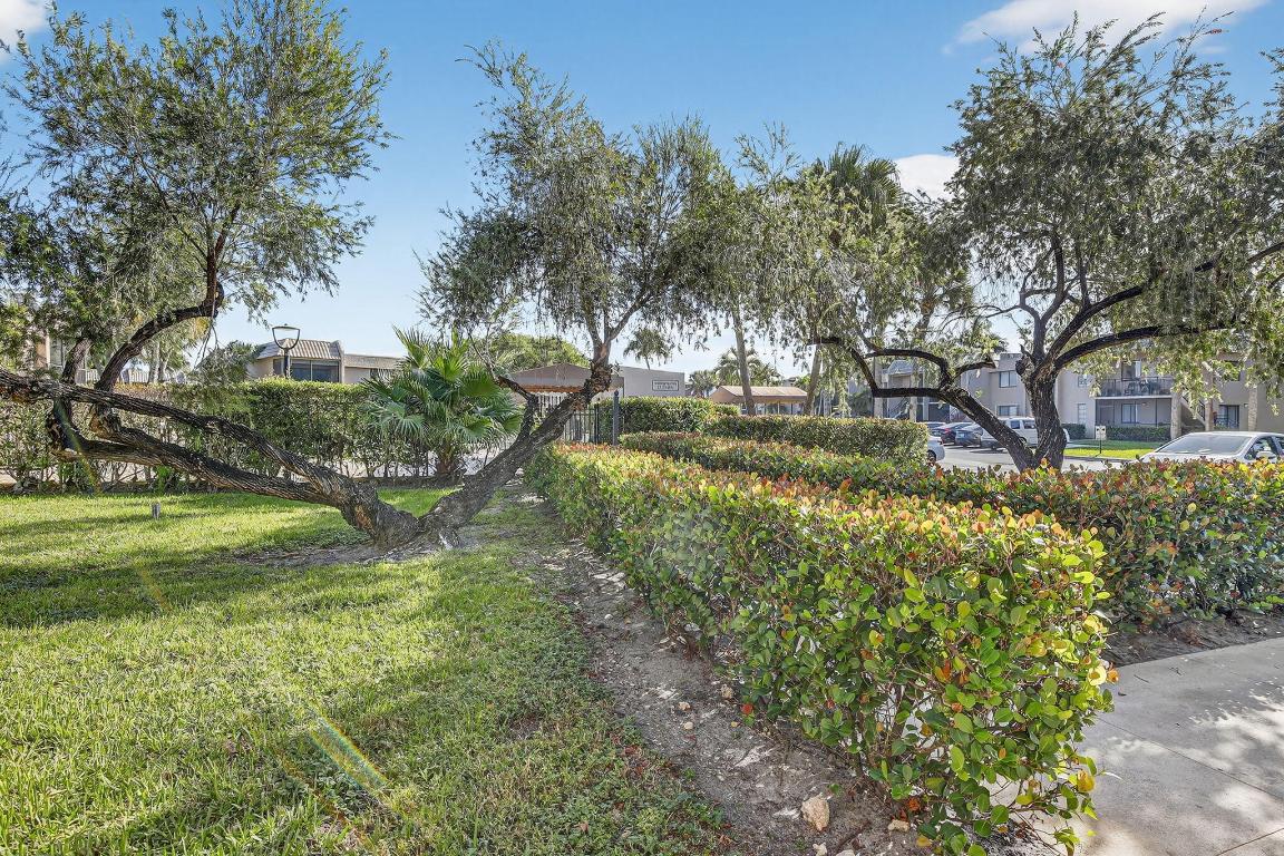 380 Racquet Club Road 106