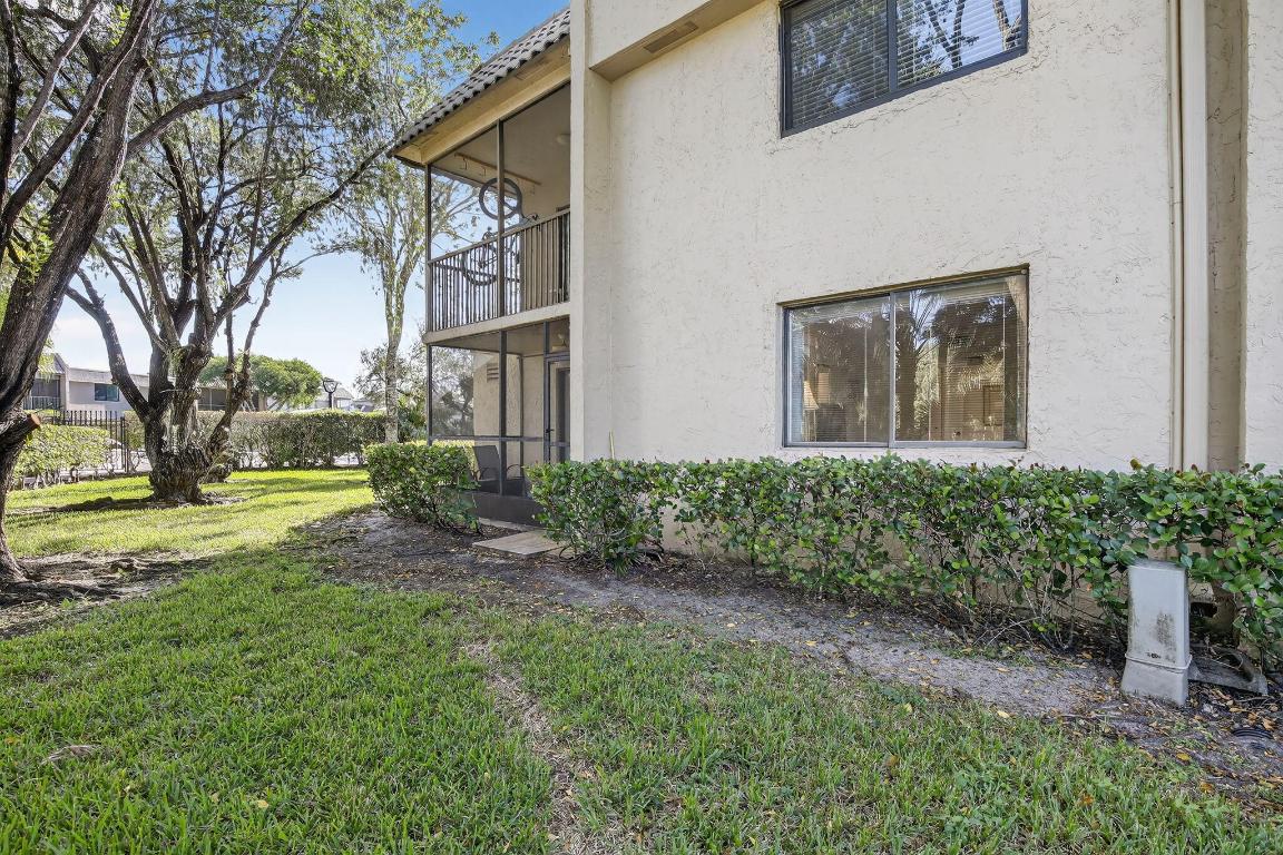 380 Racquet Club Road 106