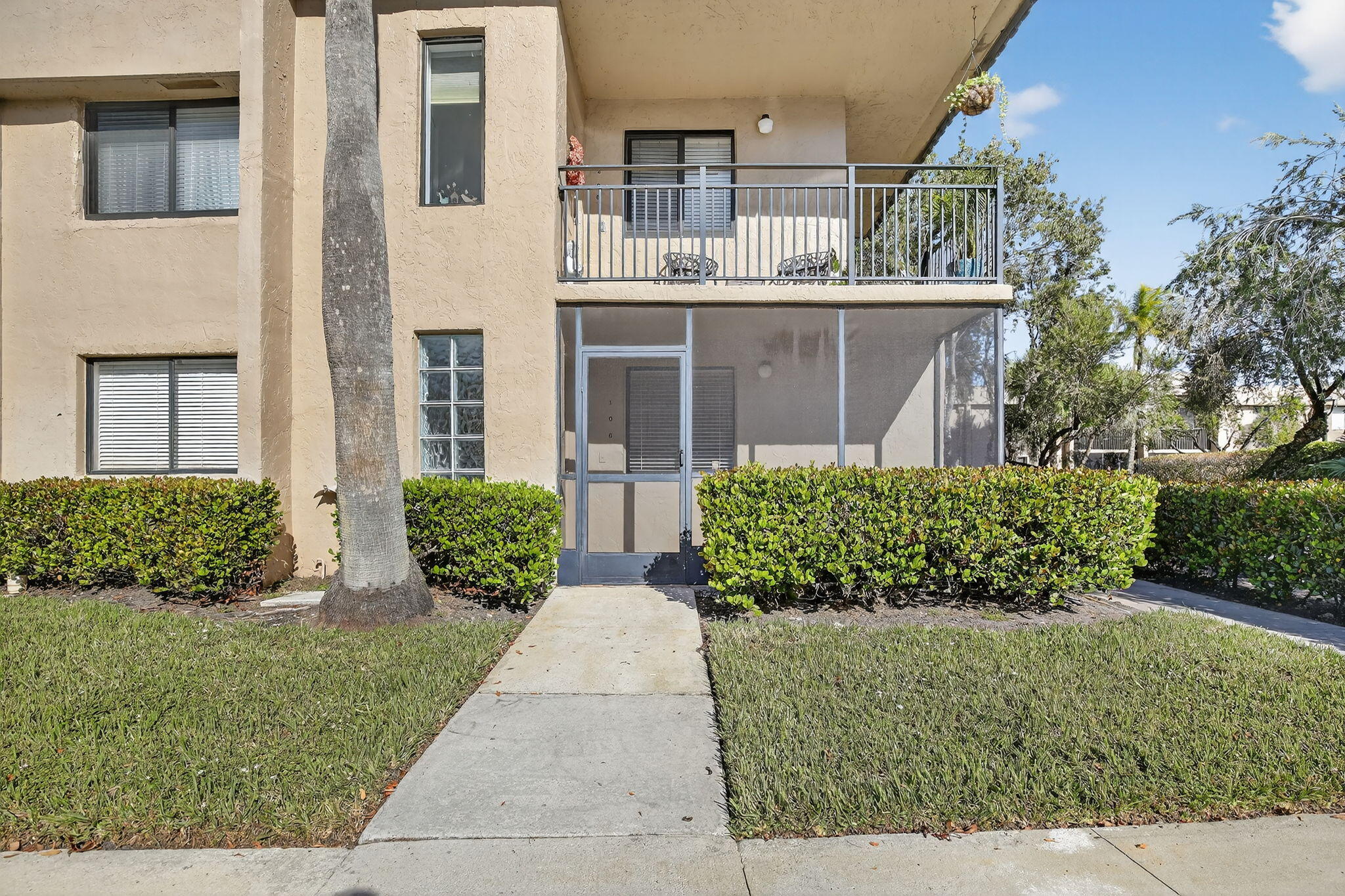 380 Racquet Club Road 106