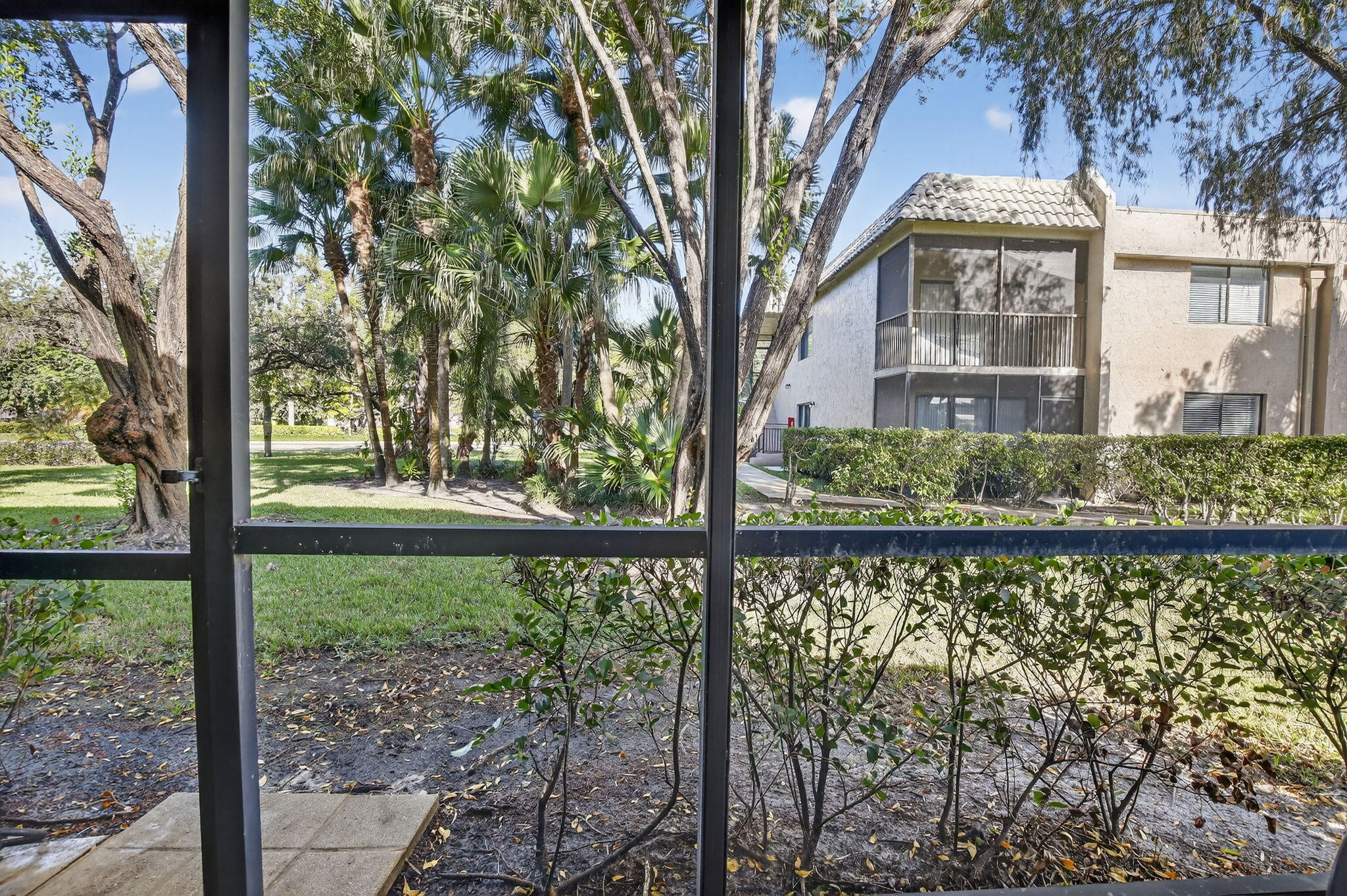 380 Racquet Club Road 106