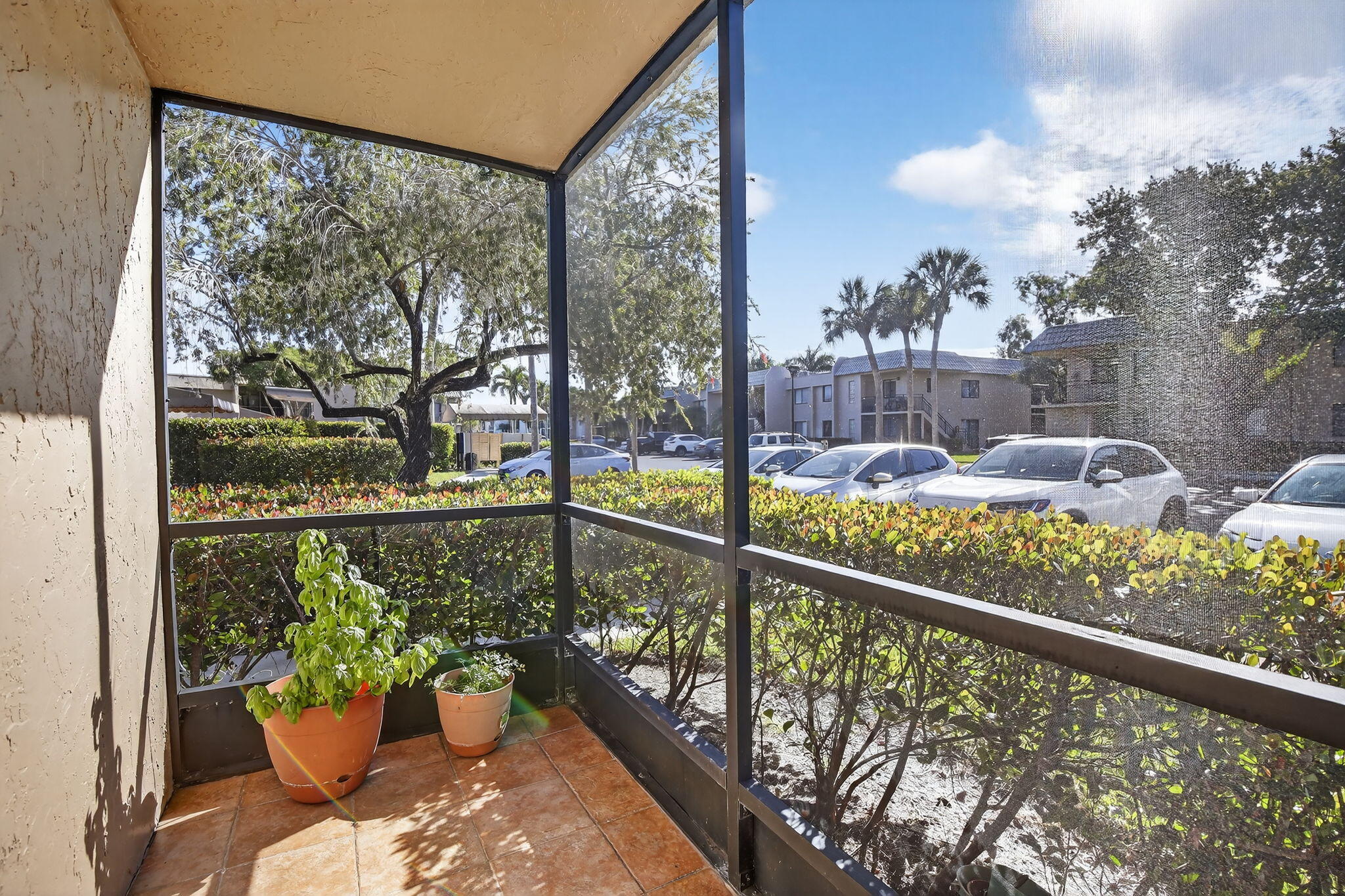 380 Racquet Club Road 106