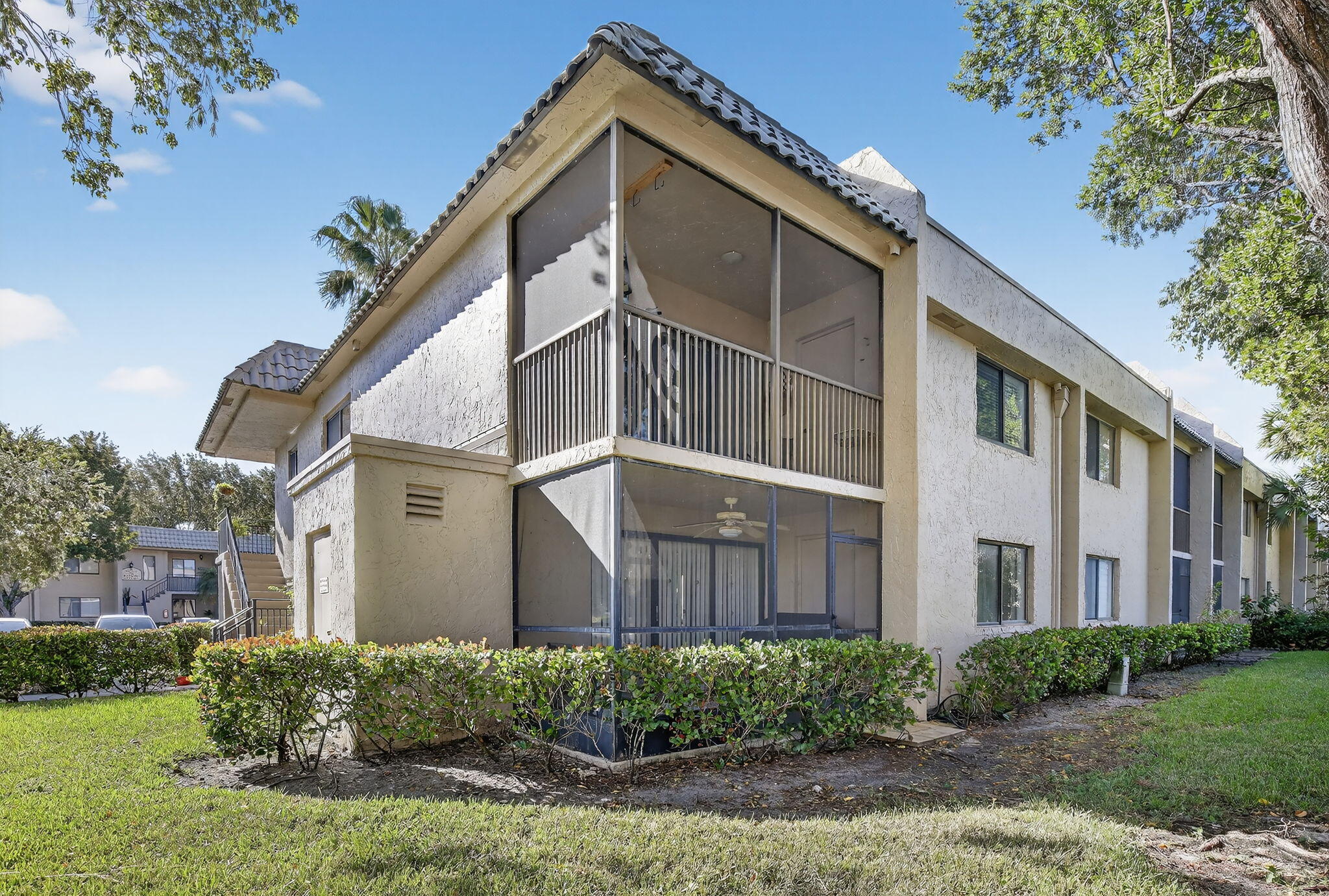 380 Racquet Club Road 106