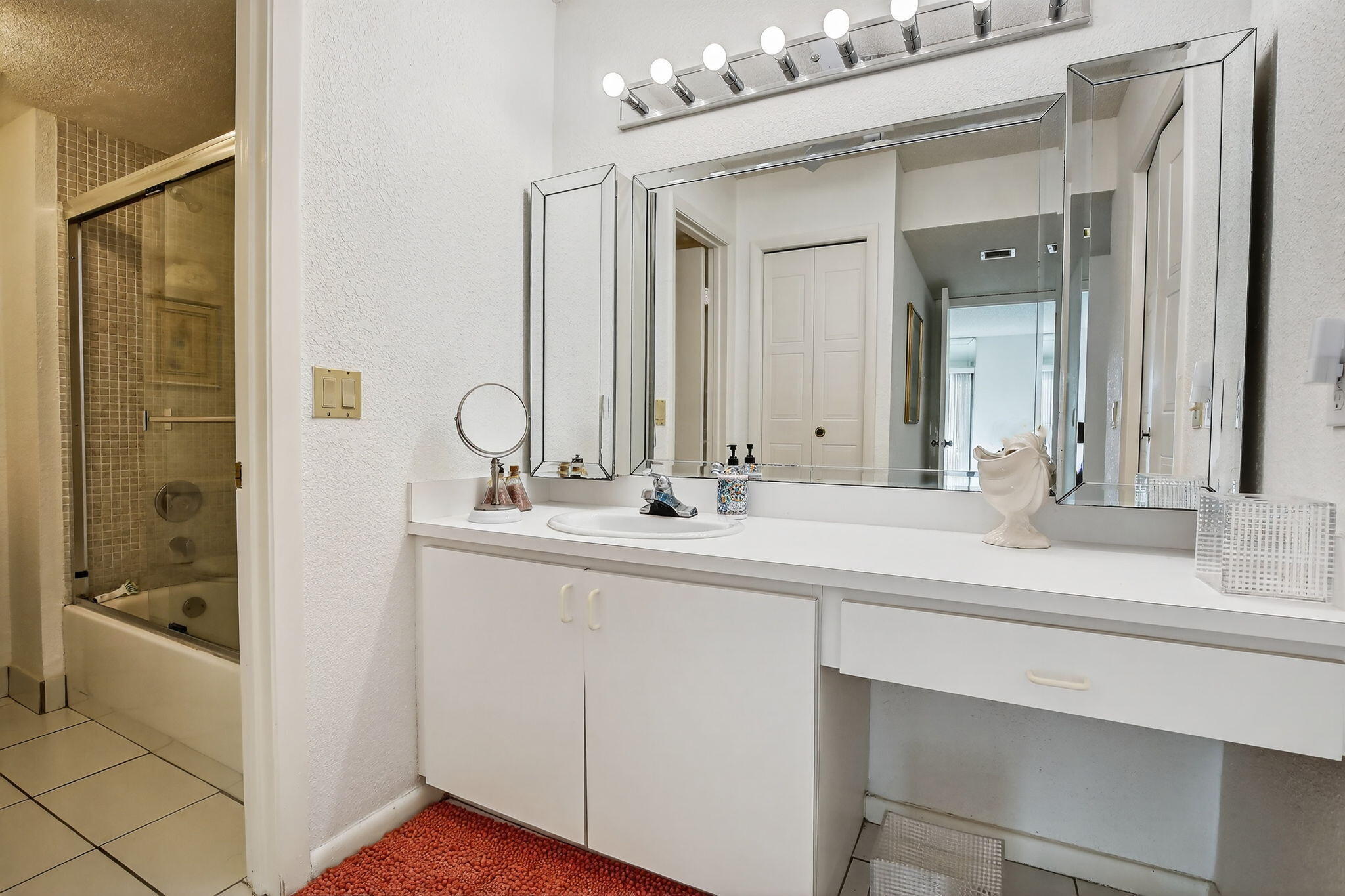 380 Racquet Club Road 106