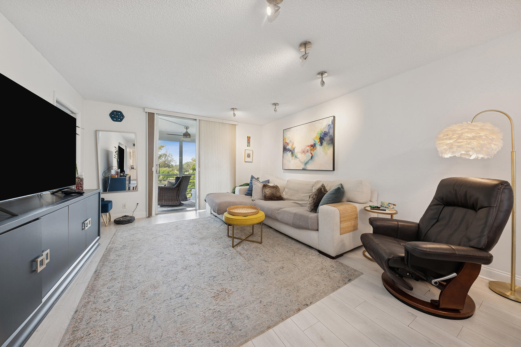 5961 NW 2nd Avenue 304