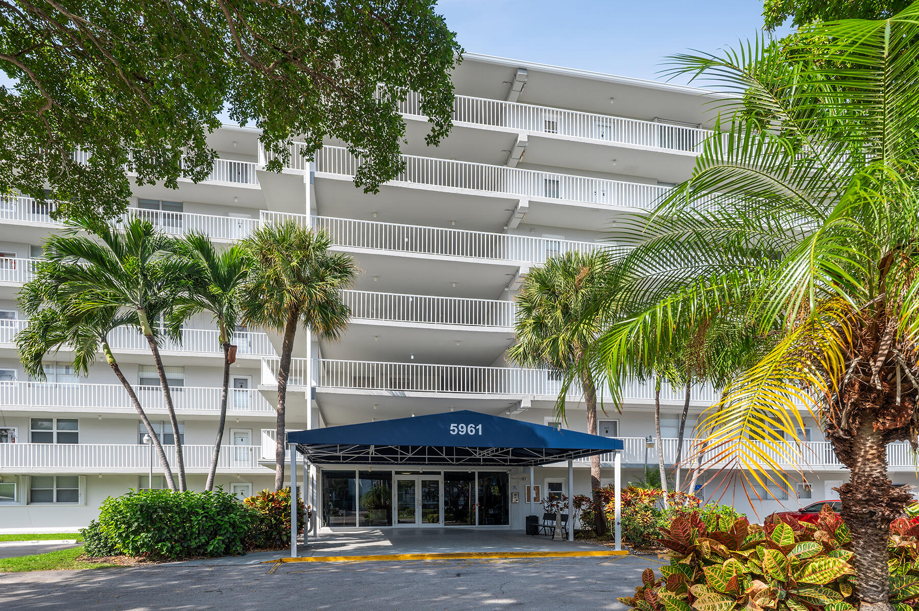 5961 NW 2nd Avenue 304