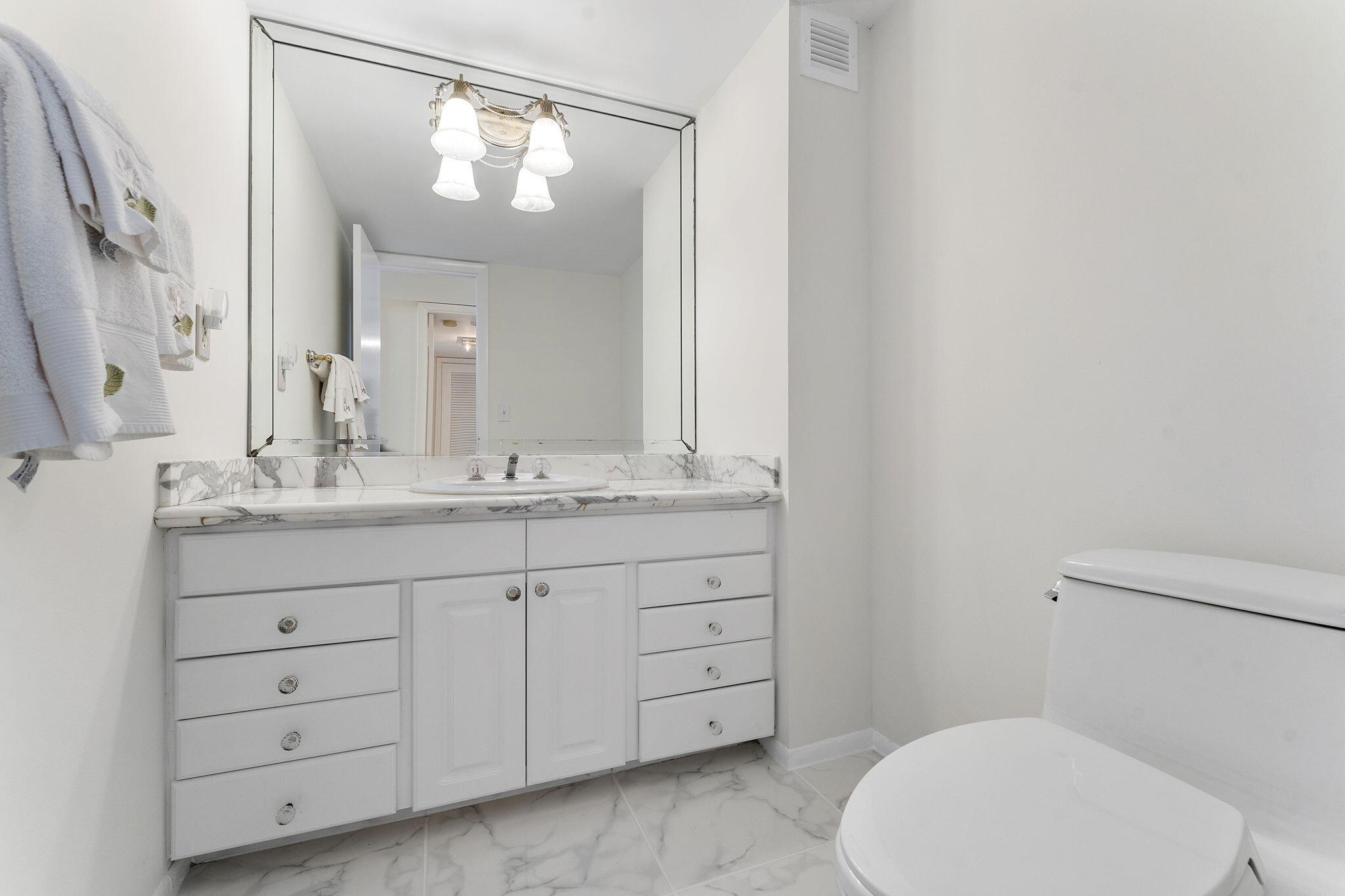 2000 S Ocean Boulevard 8a