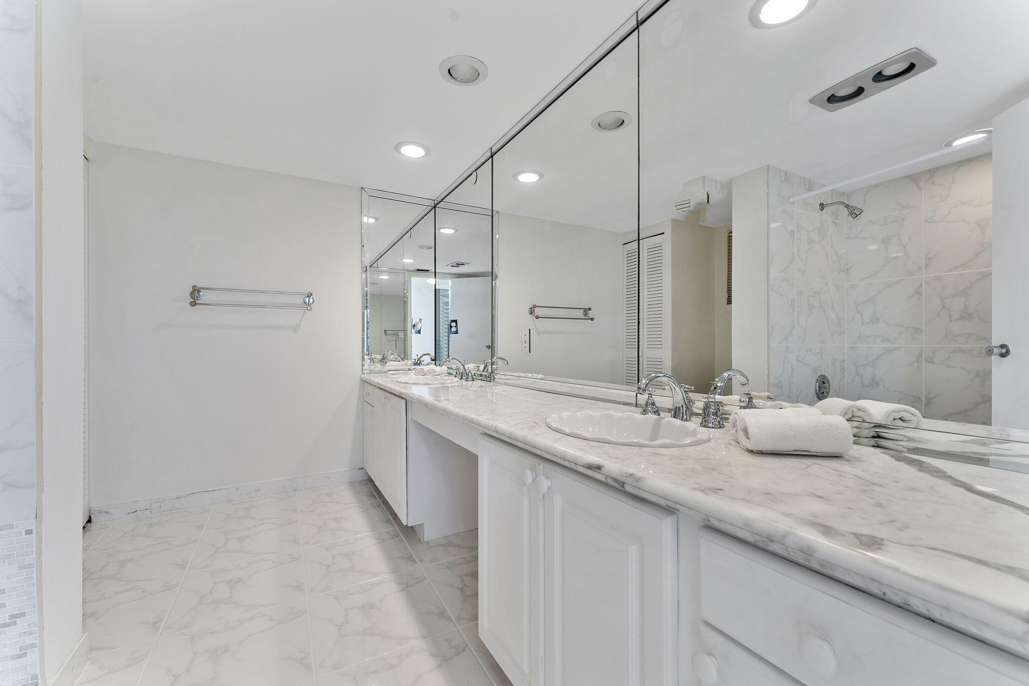 2000 S Ocean Boulevard 8a