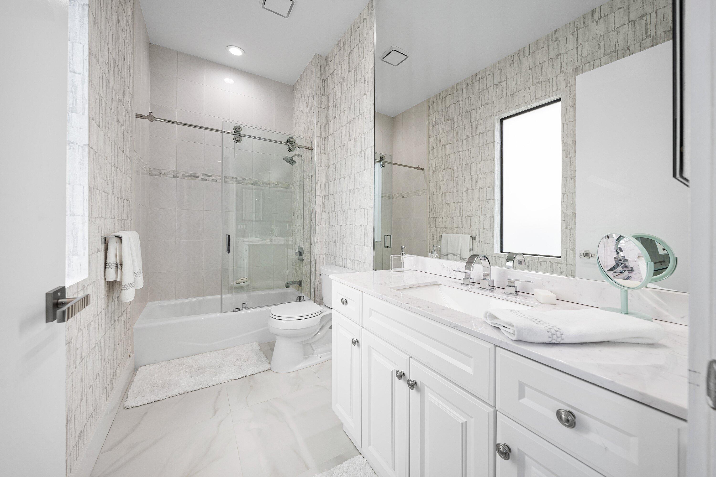 4760 Bocaire Boulevard