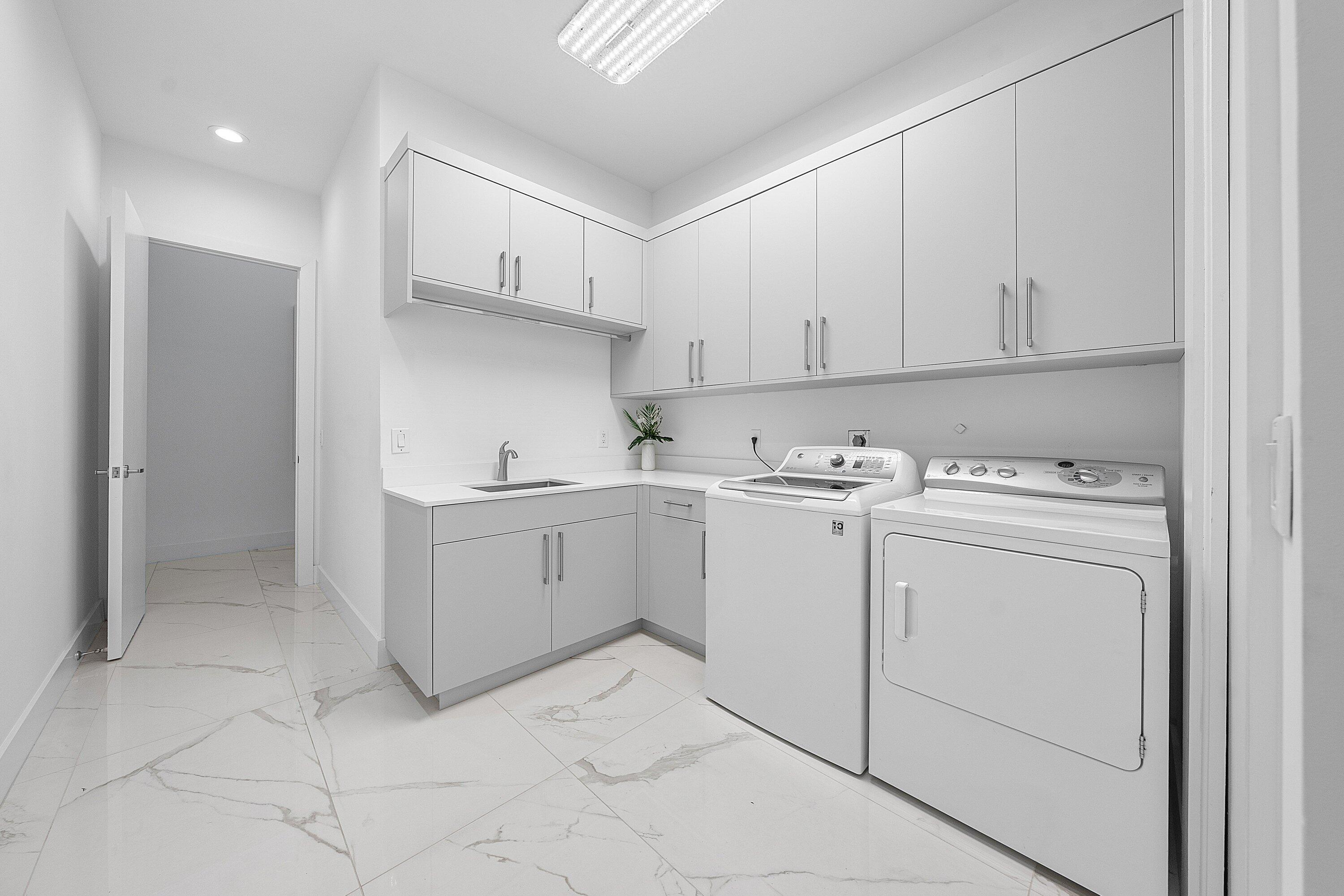 4760 Bocaire Boulevard