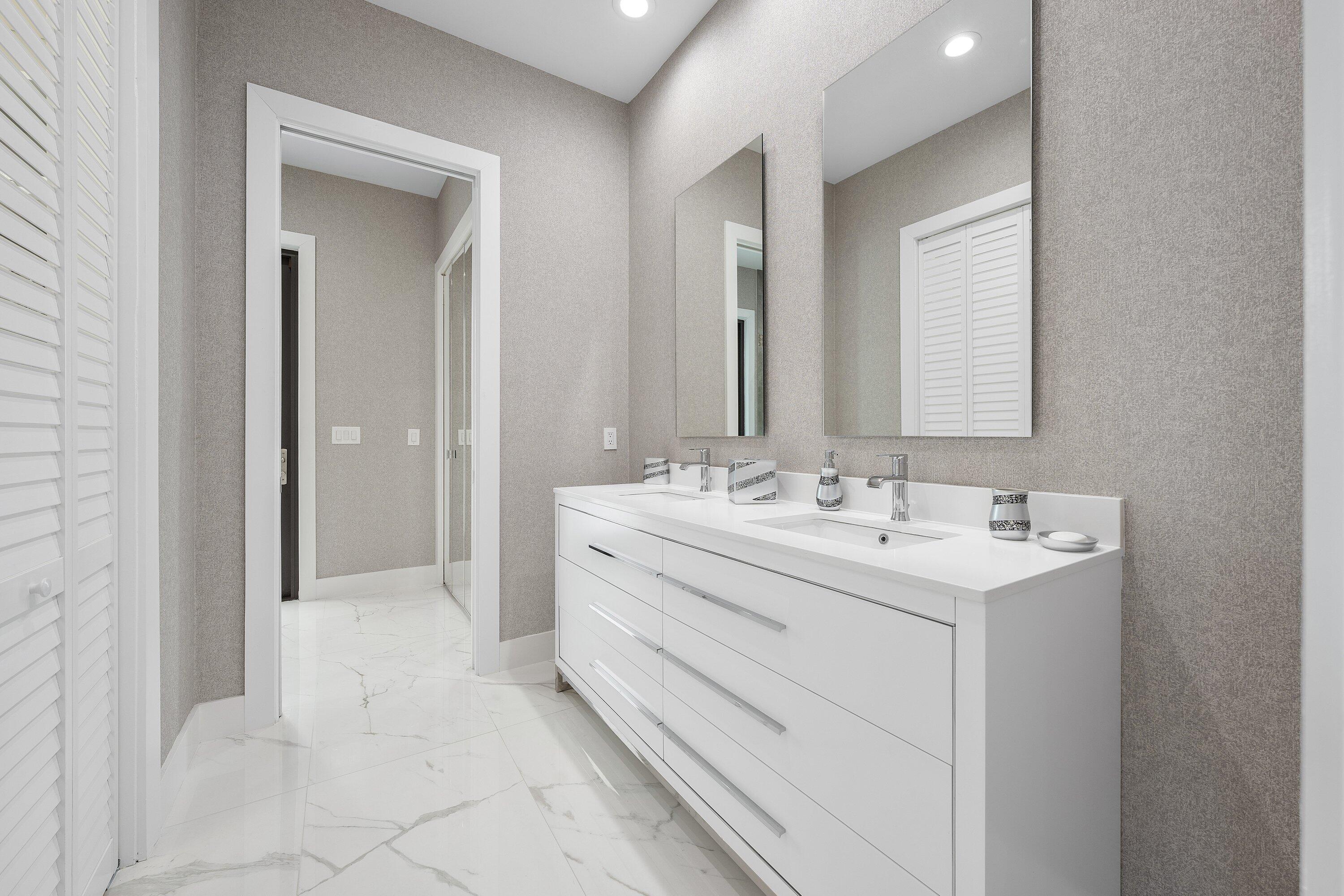 4760 Bocaire Boulevard