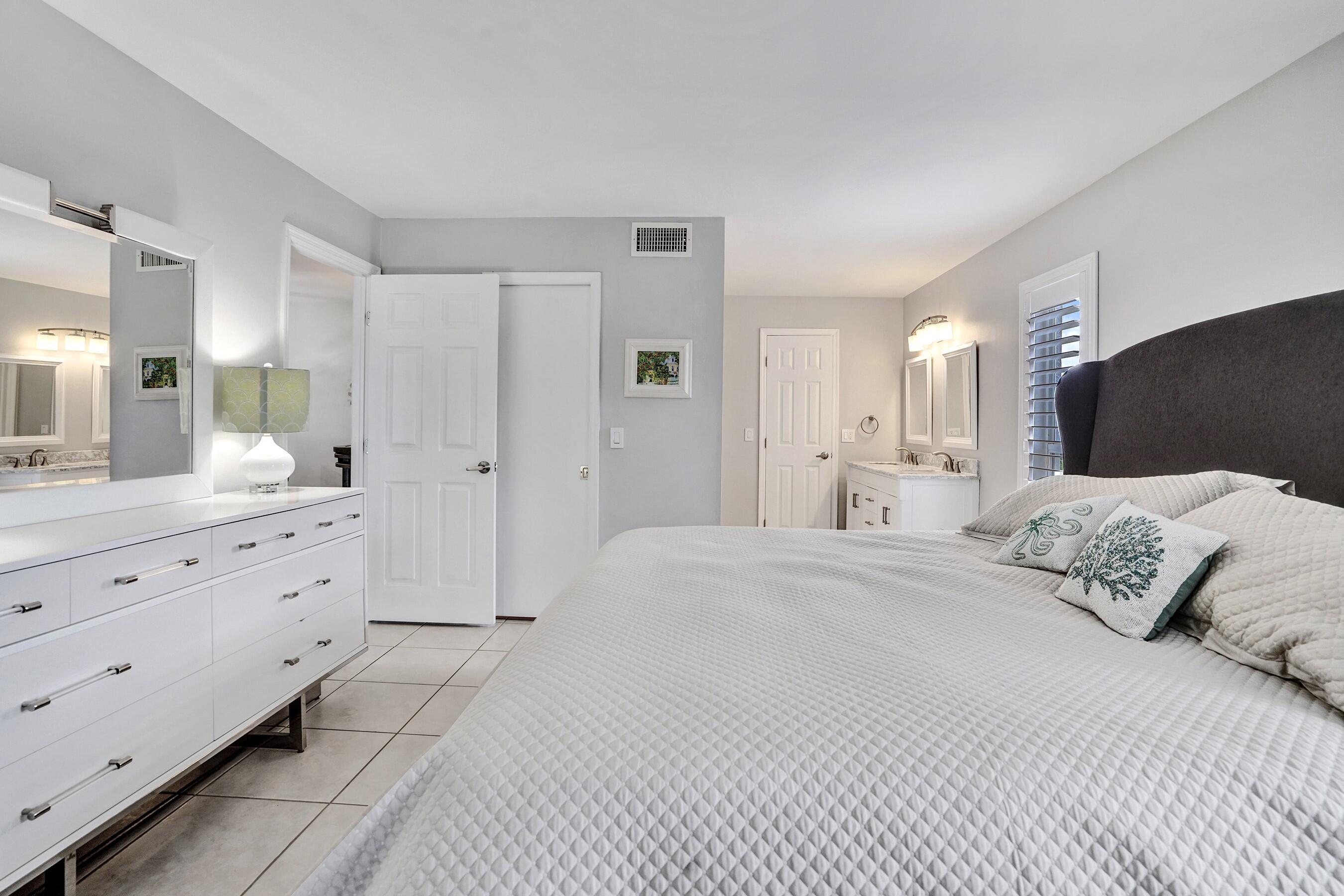 1435 SW 27th Avenue 101