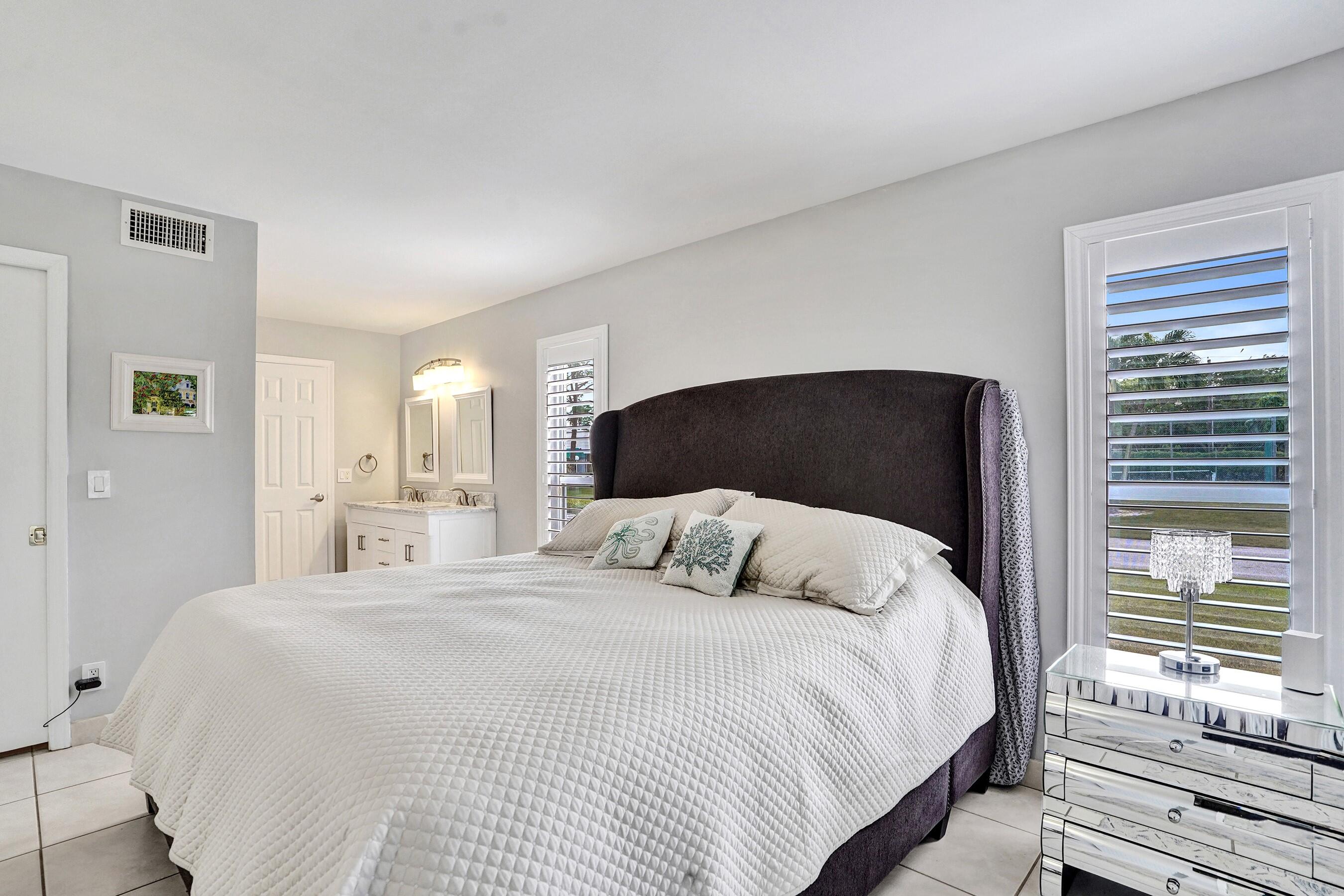 1435 SW 27th Avenue 101