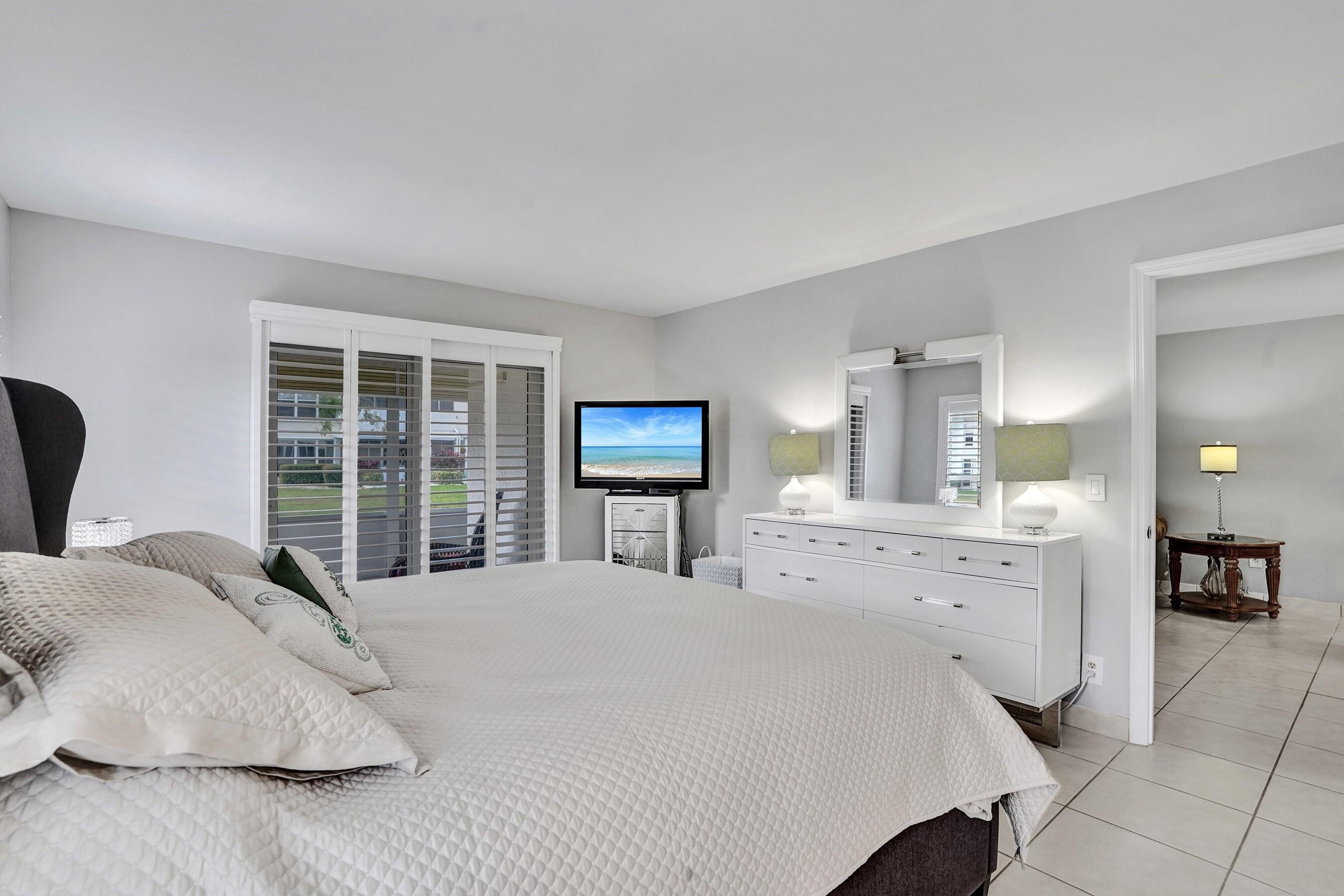 1435 SW 27th Avenue 101