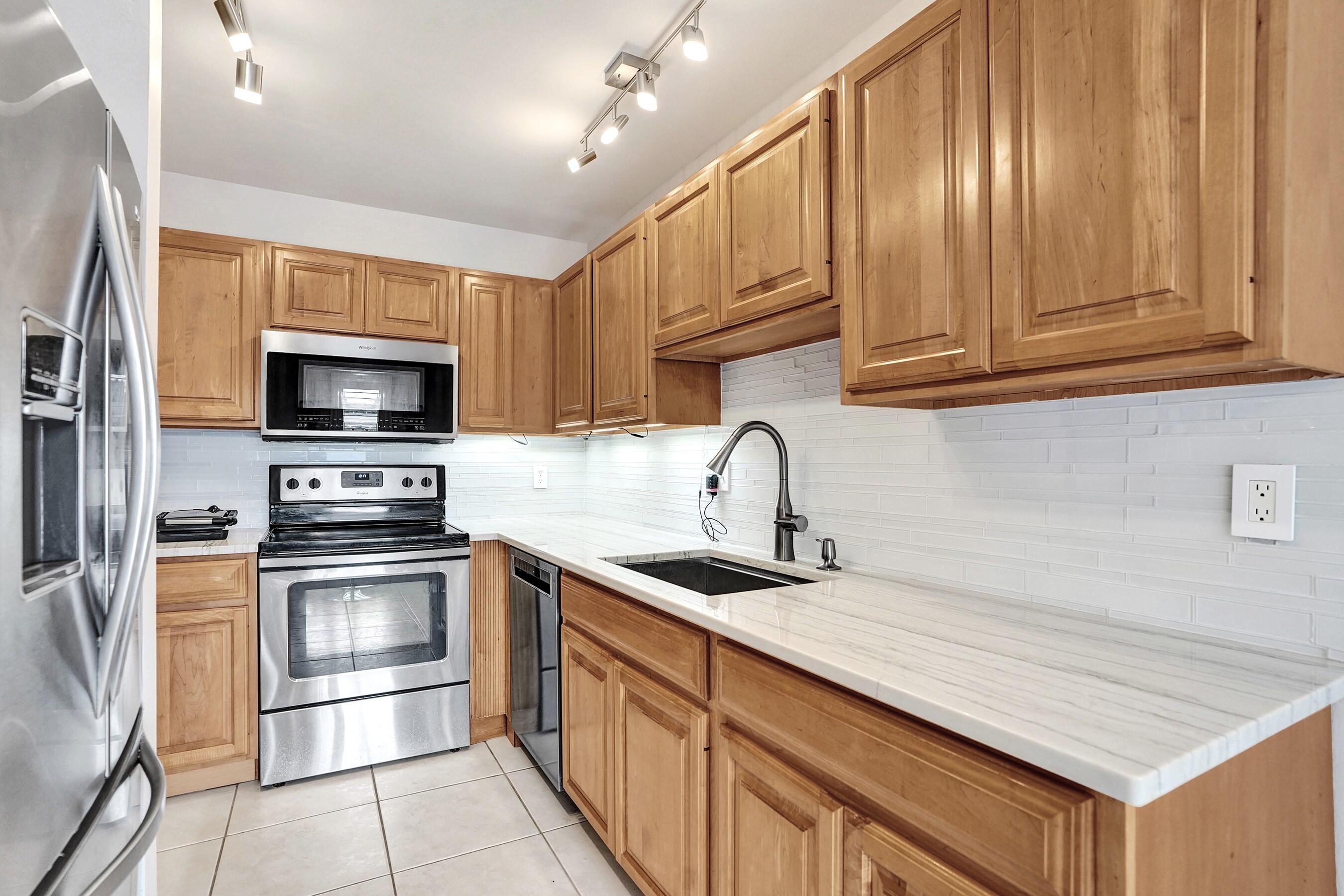 1435 SW 27th Avenue 101