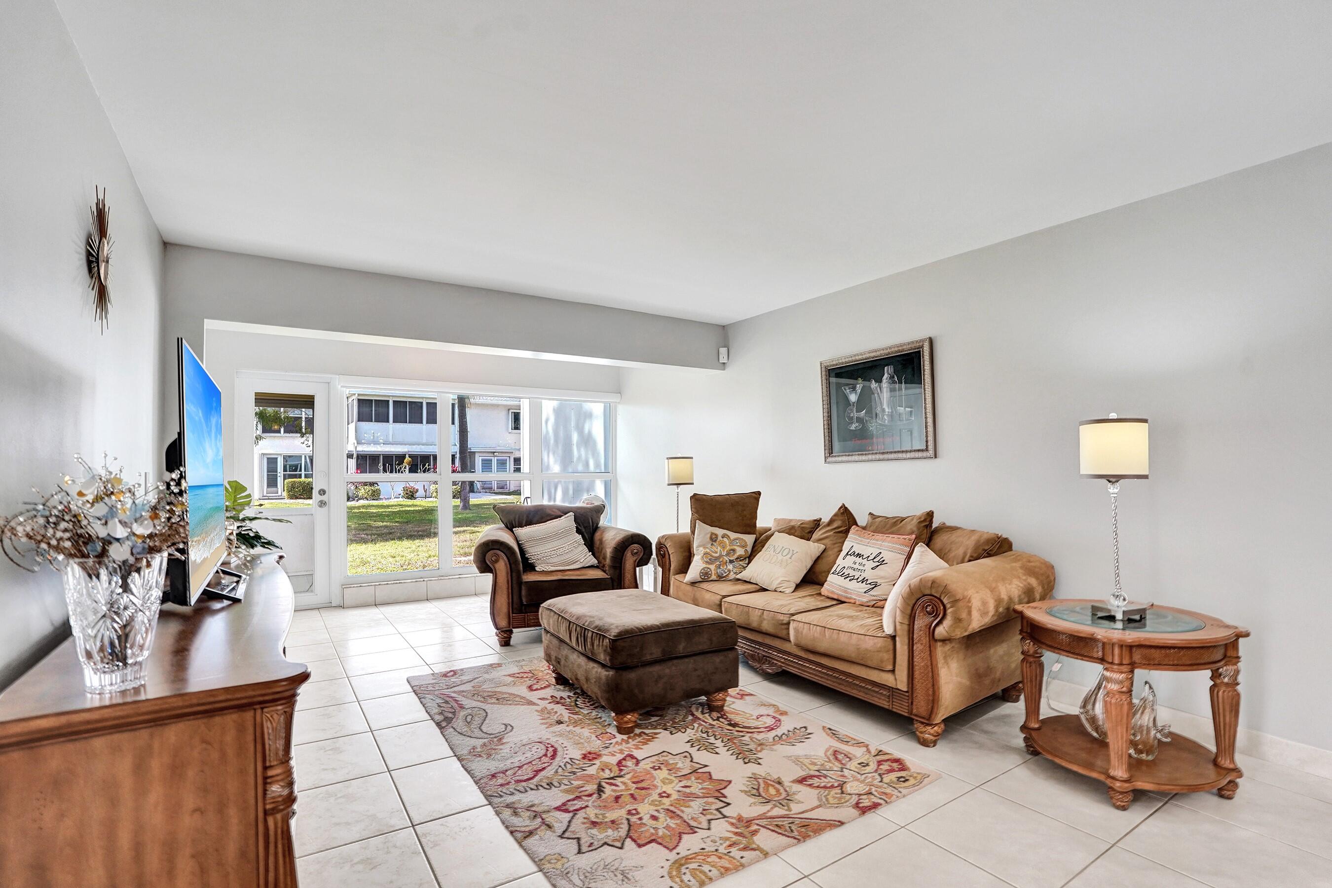 1435 SW 27th Avenue 101