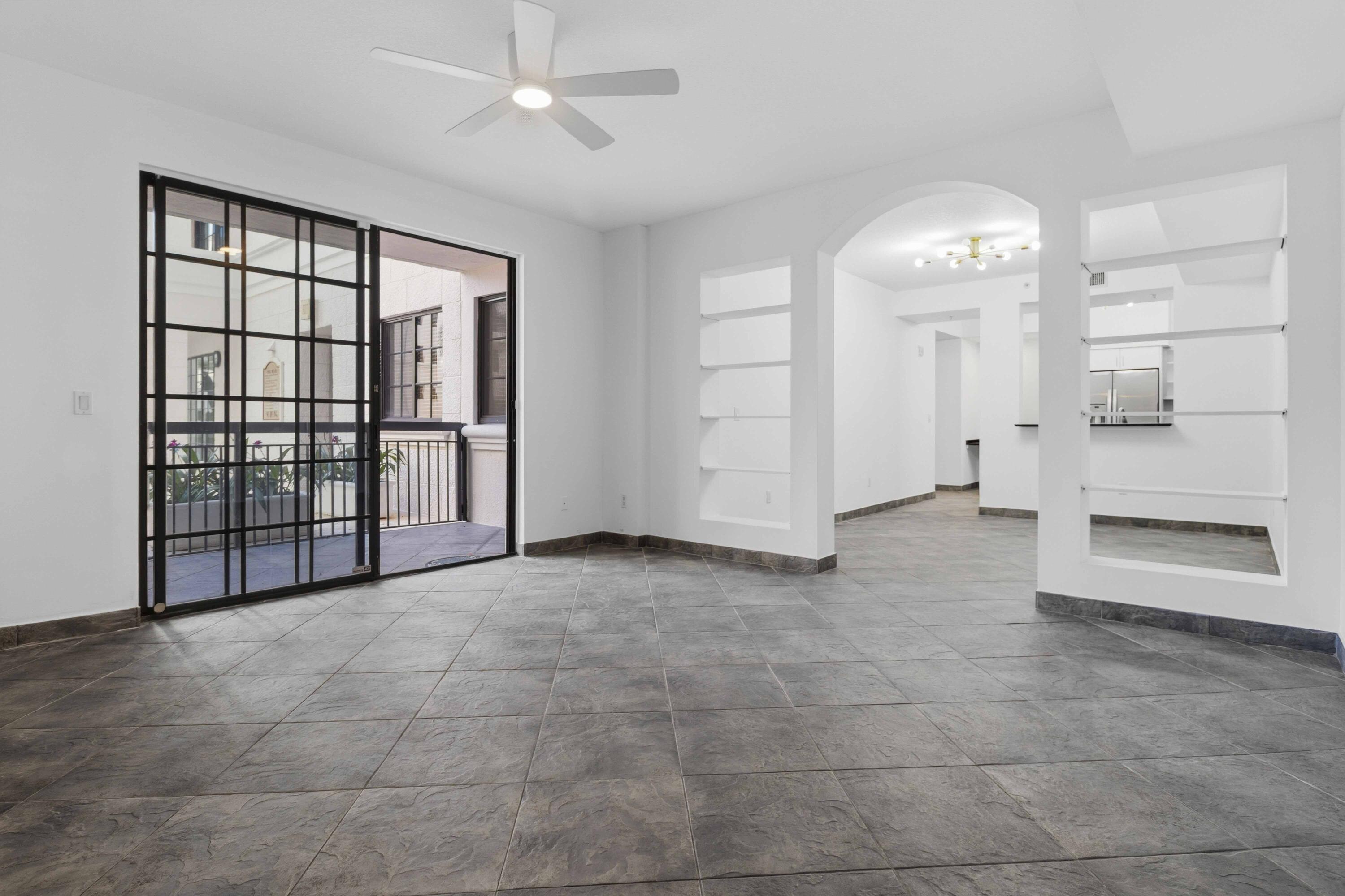 233 S Federal Highway 208