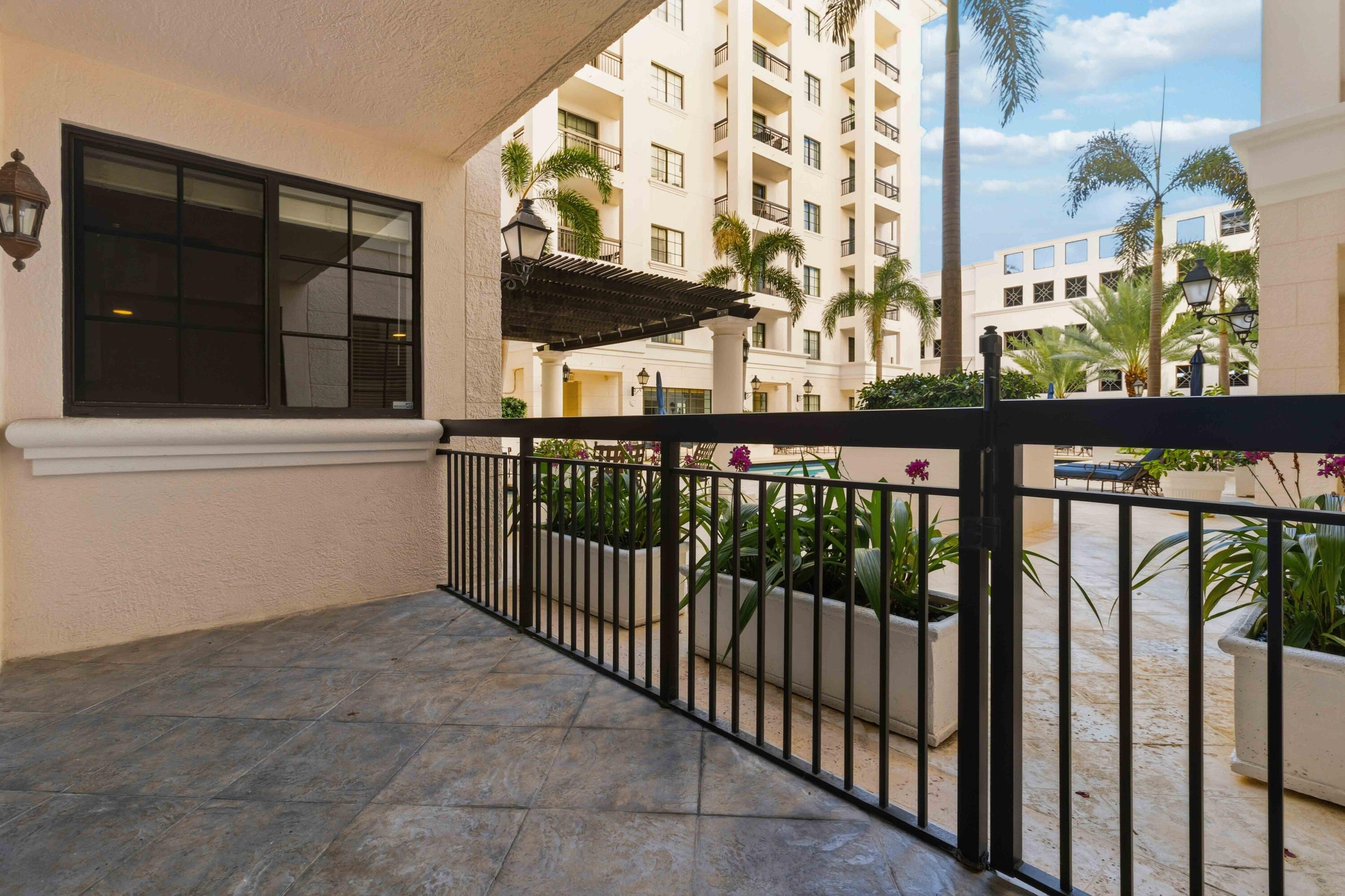 233 S Federal Highway 208