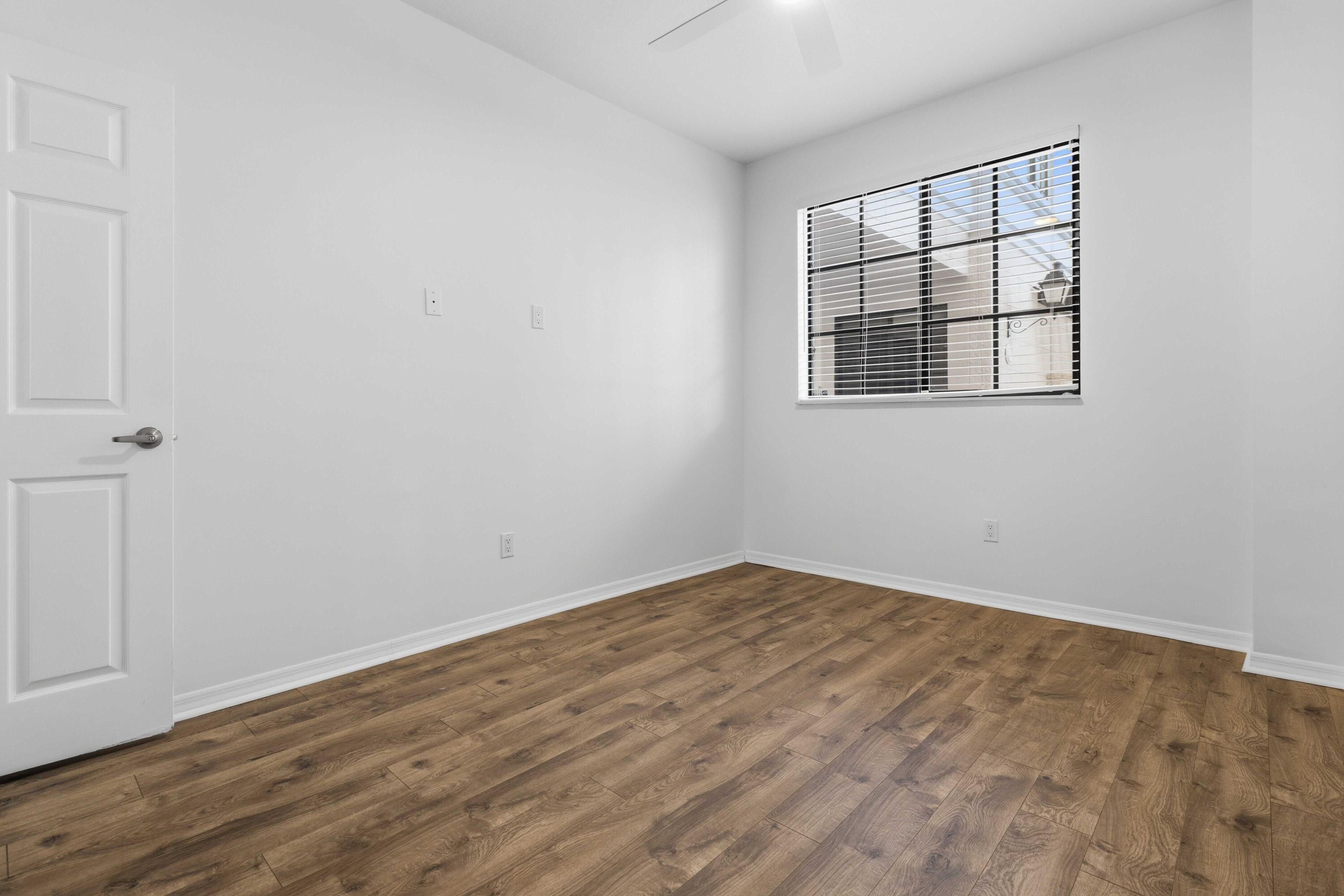233 S Federal Highway 208