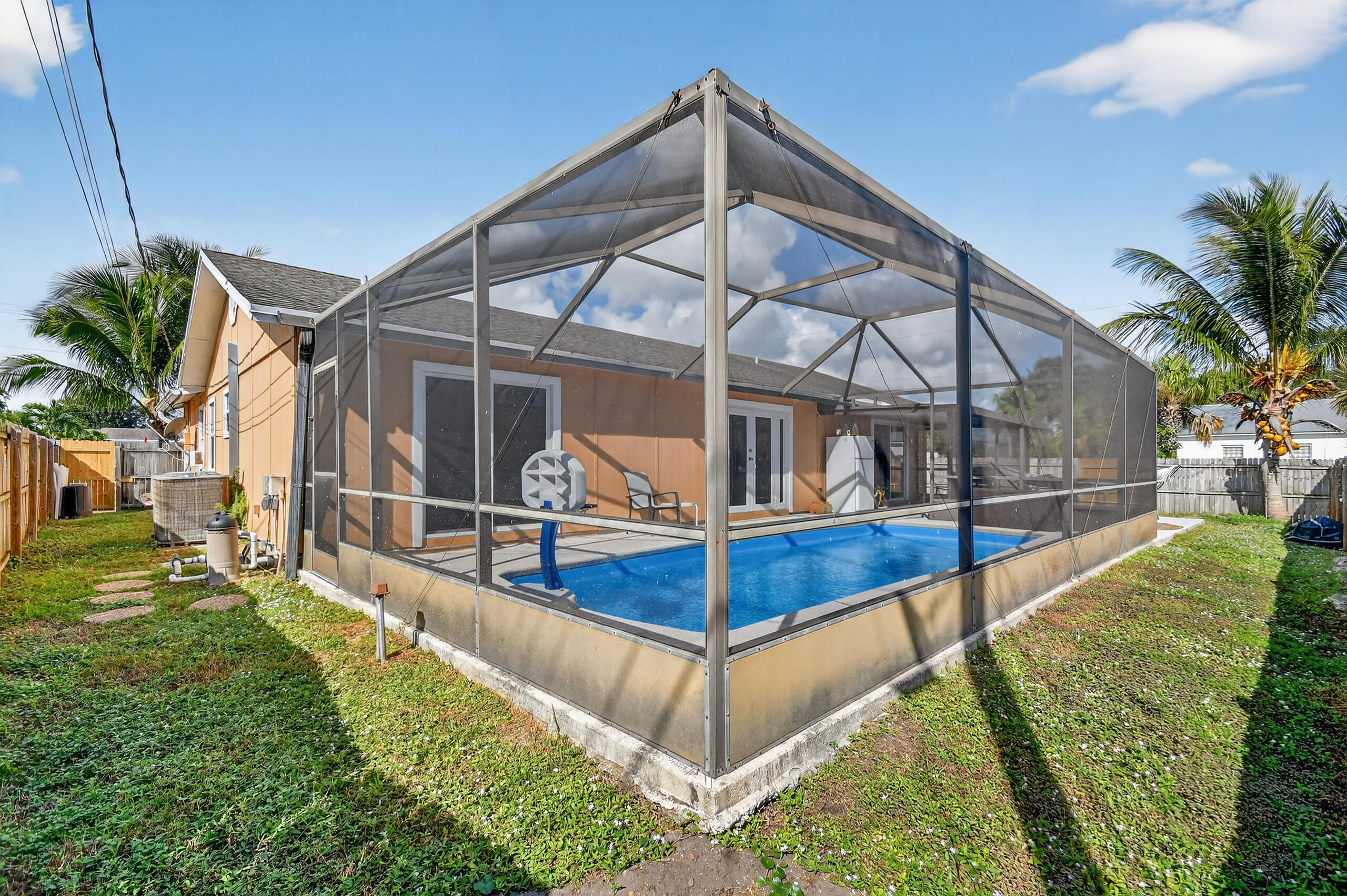 822 S Florida Mango Road