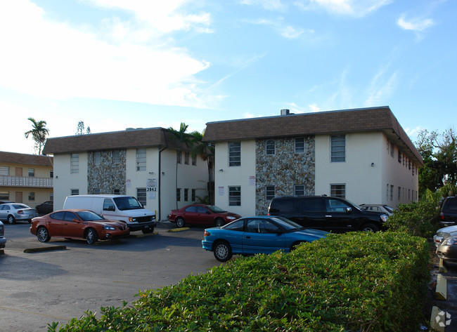 2842 Fillmore Street 17
