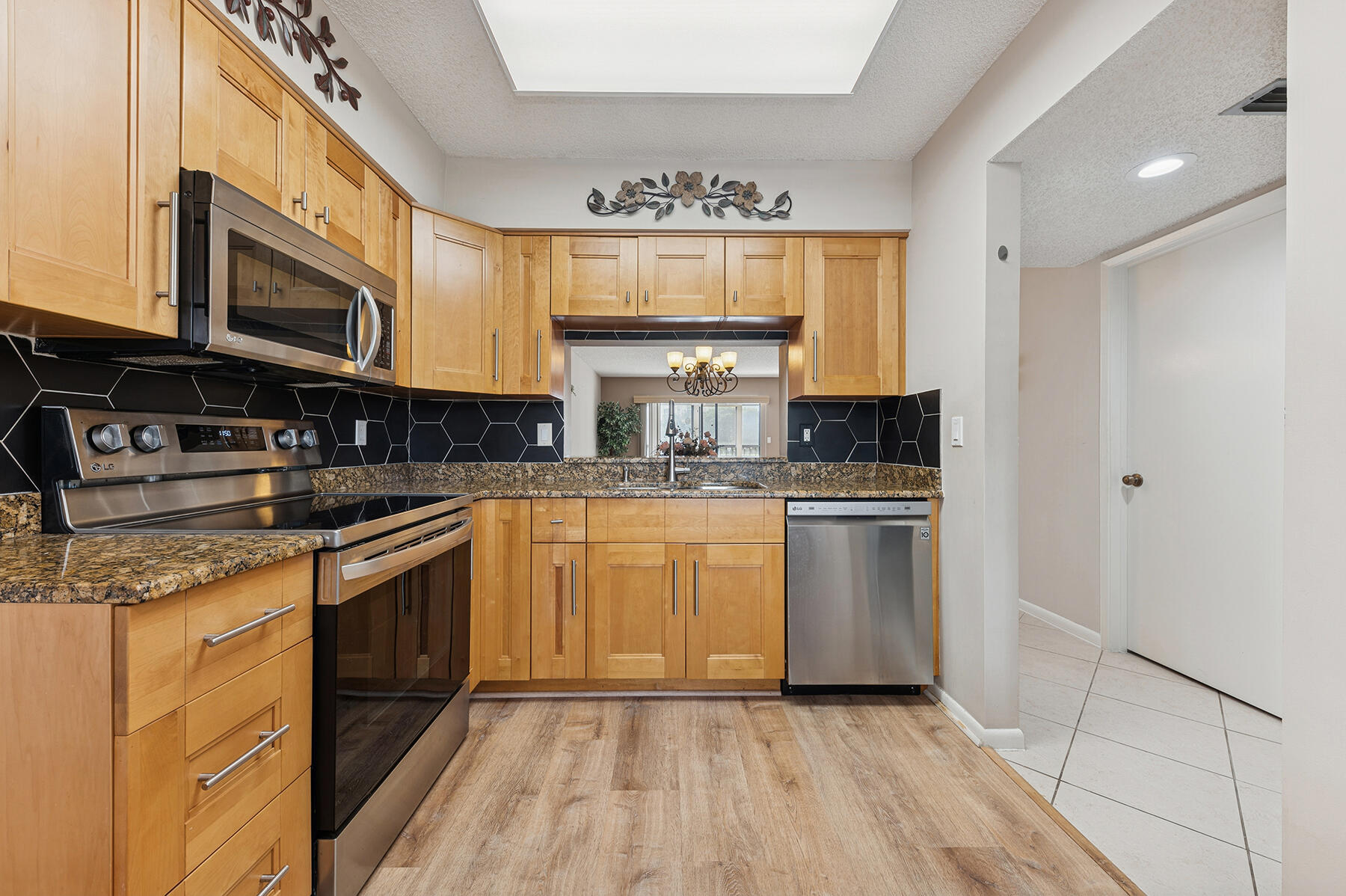 7280 Amberly Lane 208