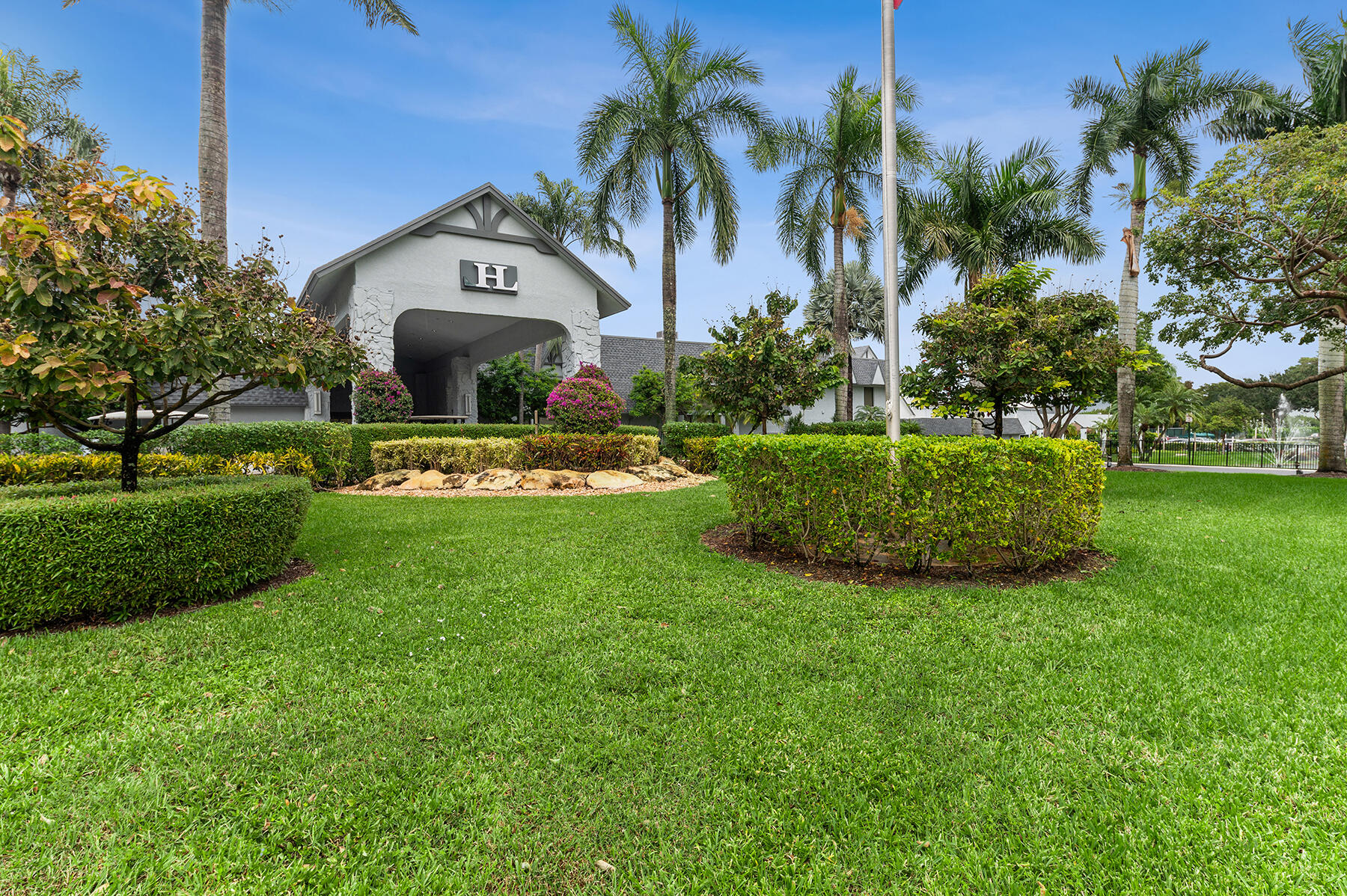 7280 Amberly Lane 208