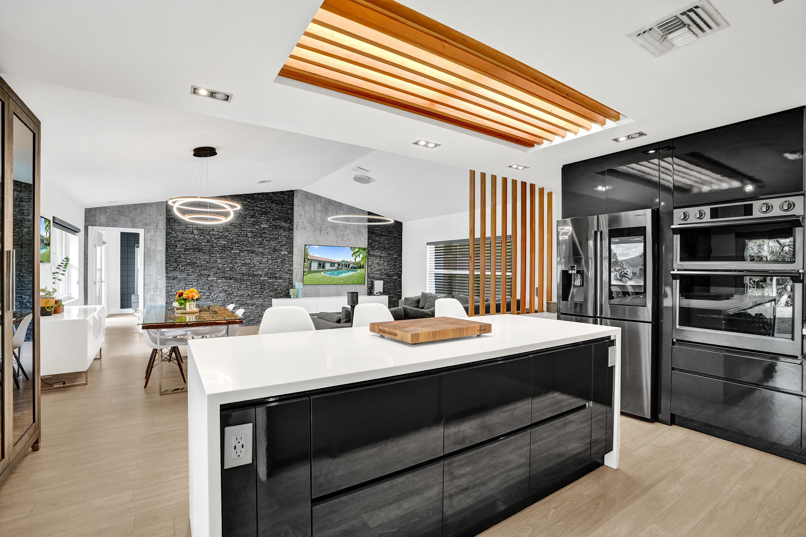 809 SE 13th Court