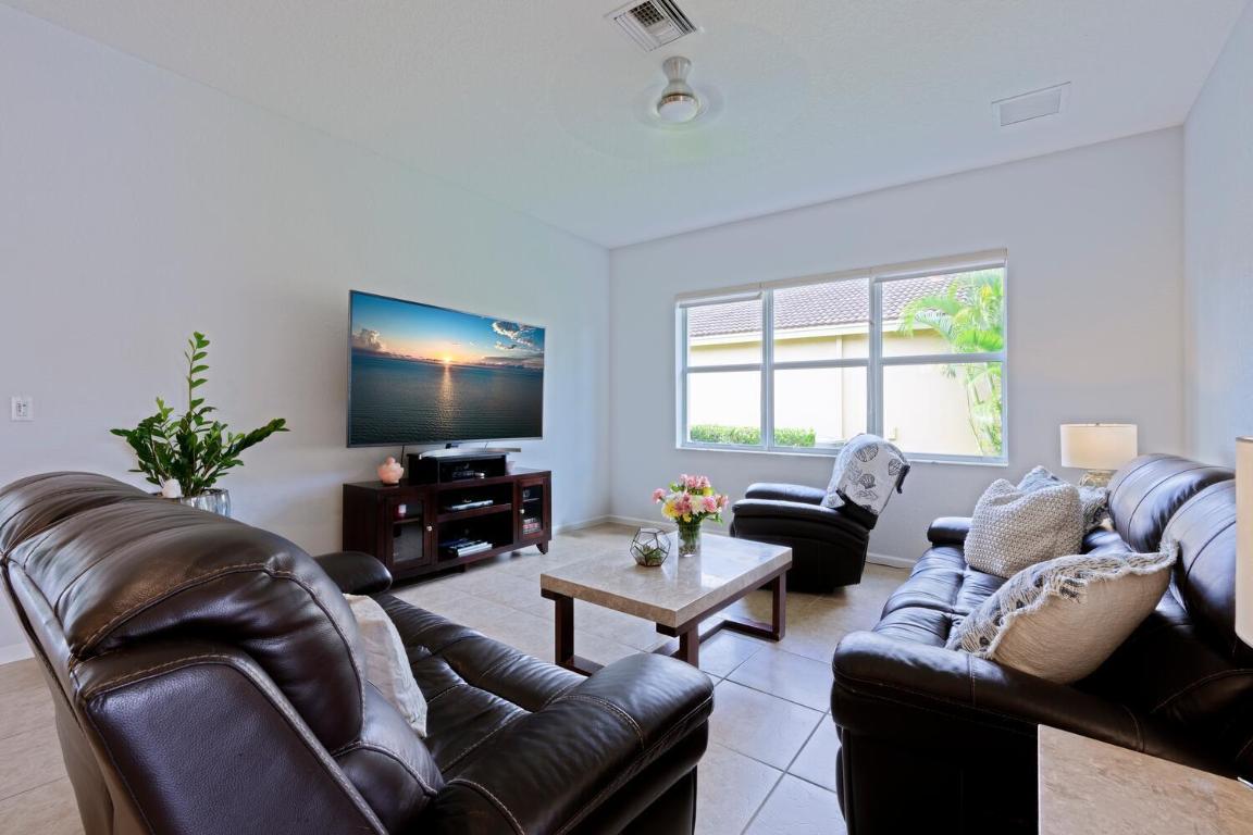 9362 Isles Cay Drive