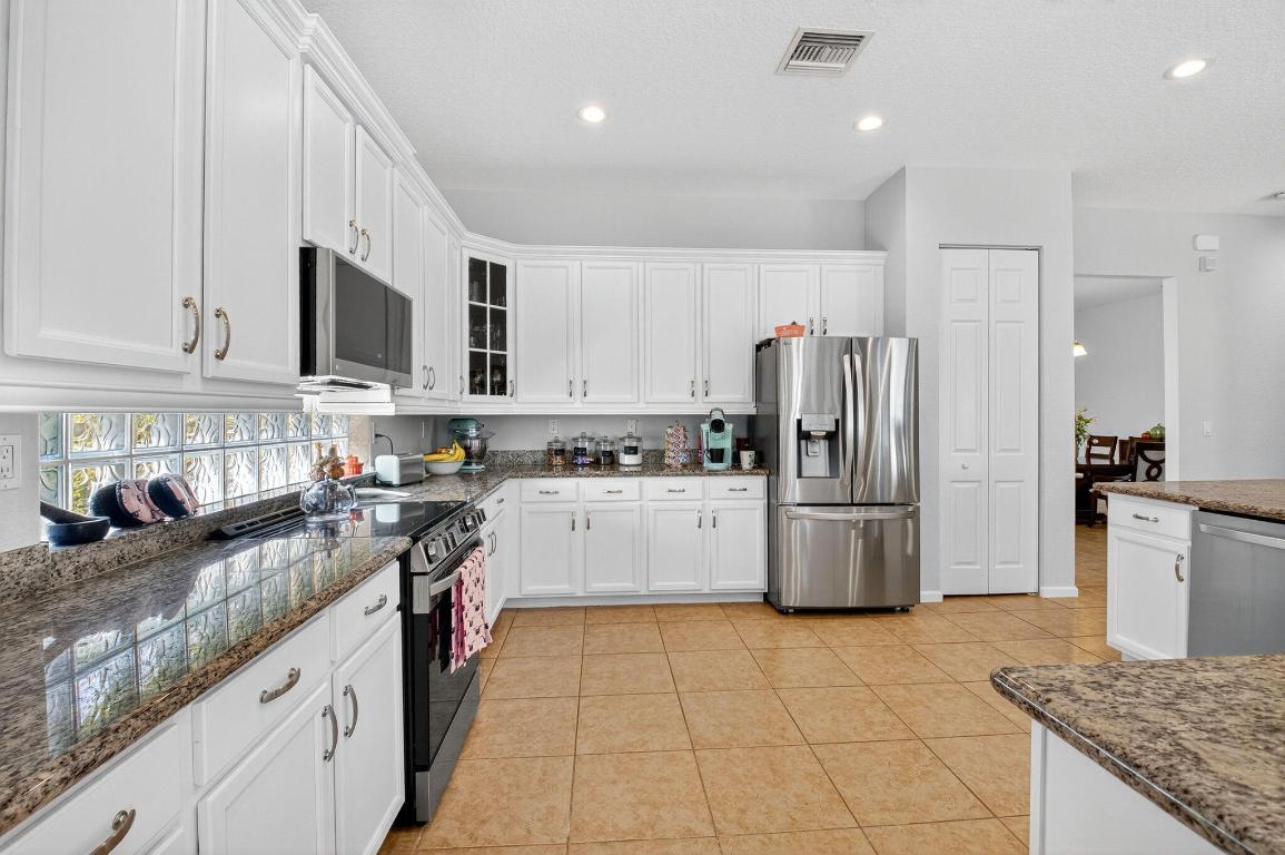 9362 Isles Cay Drive