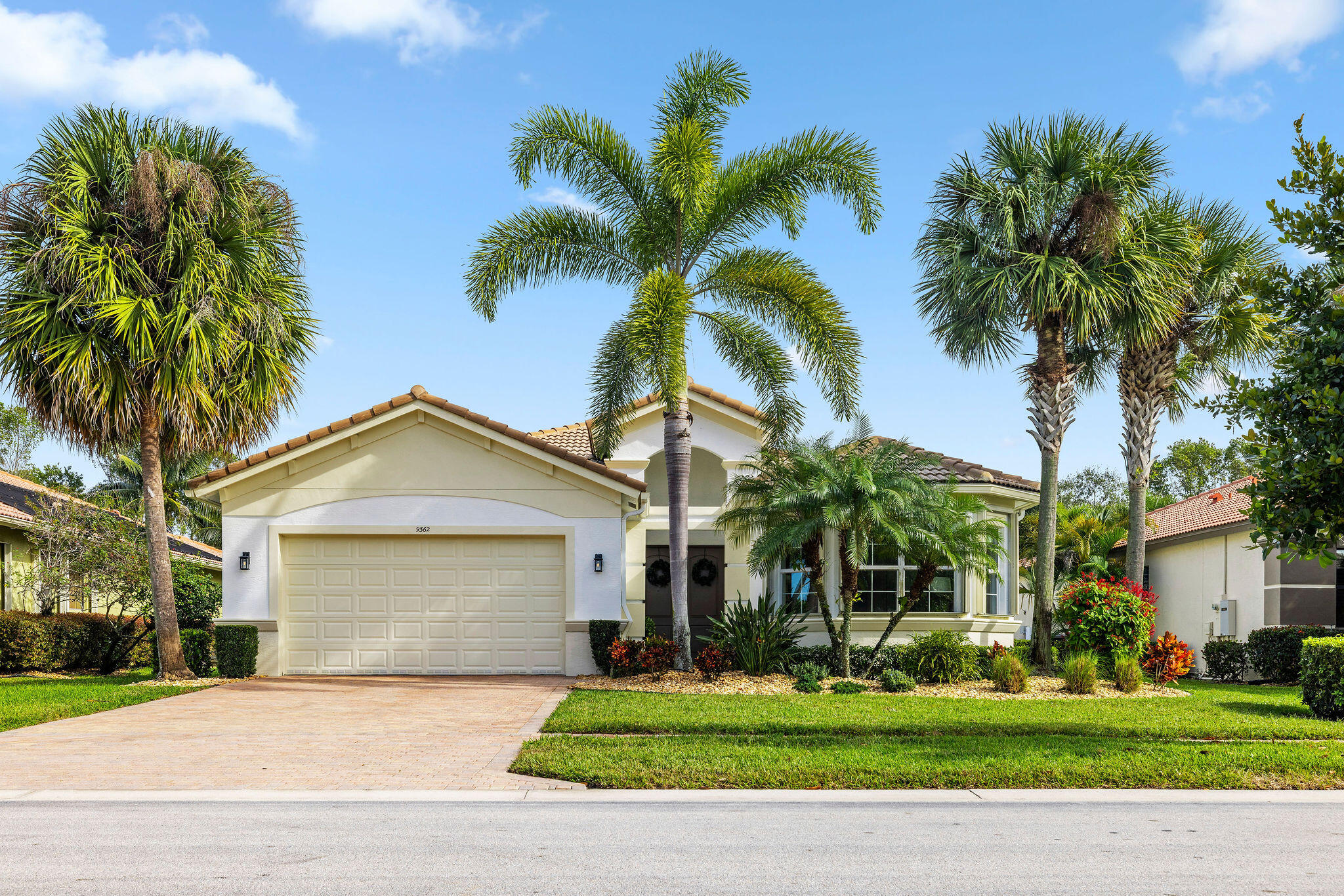 9362 Isles Cay Drive