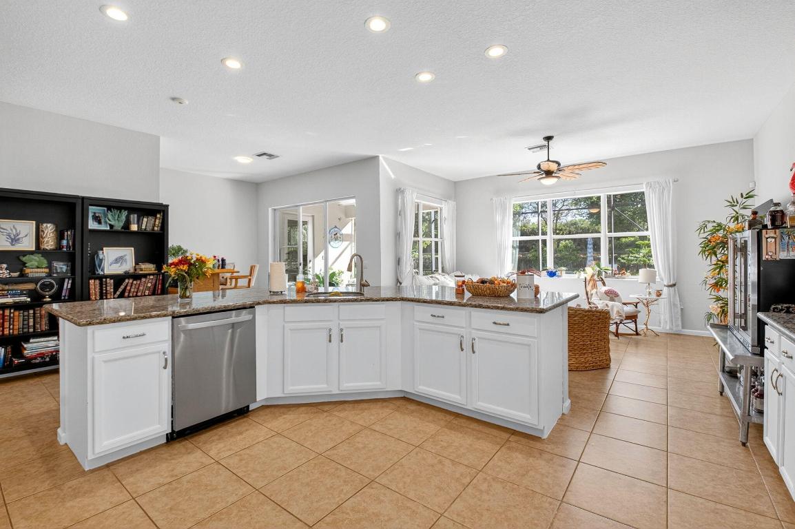 9362 Isles Cay Drive