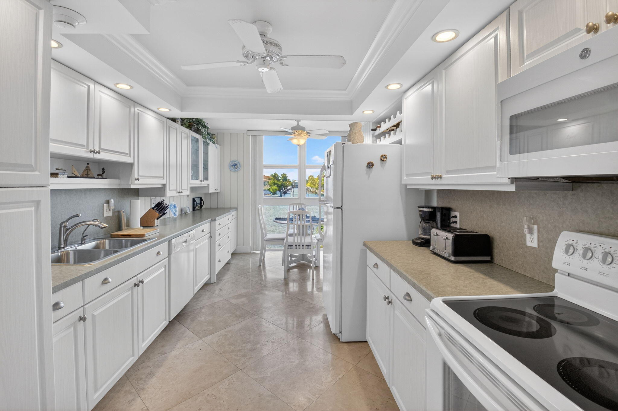 2200 S Ocean Boulevard 202