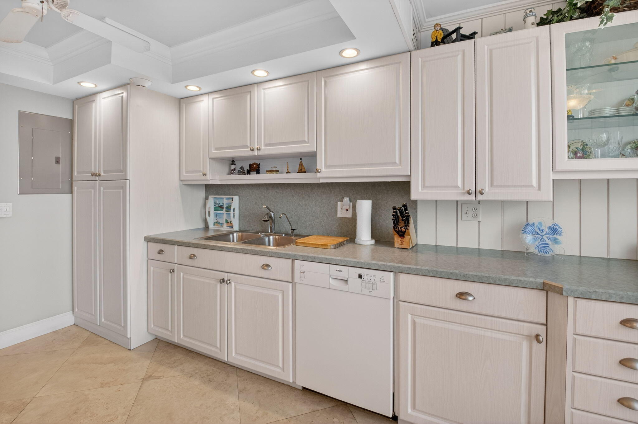 2200 S Ocean Boulevard 202