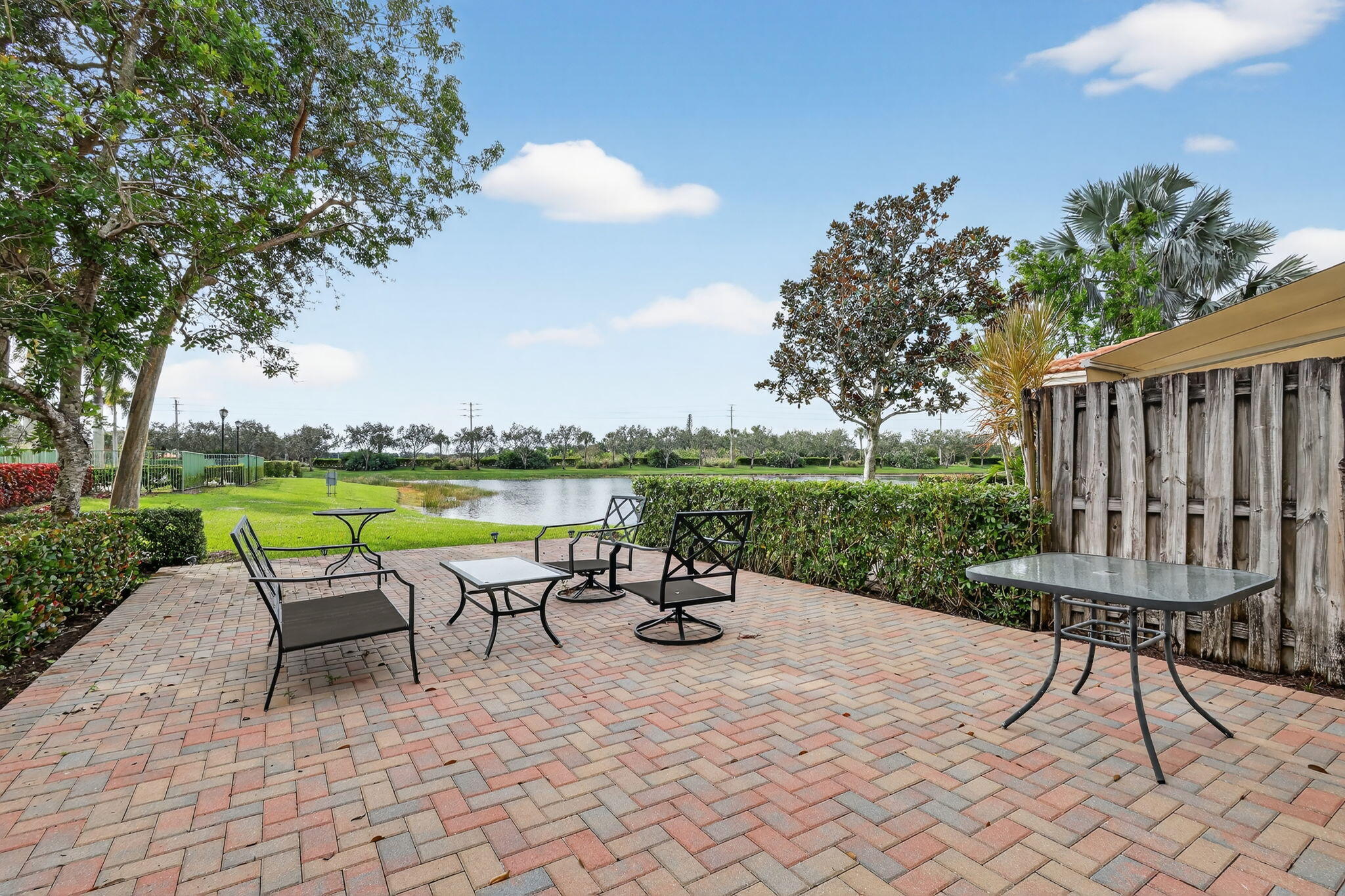 6698 Old Farm Trail