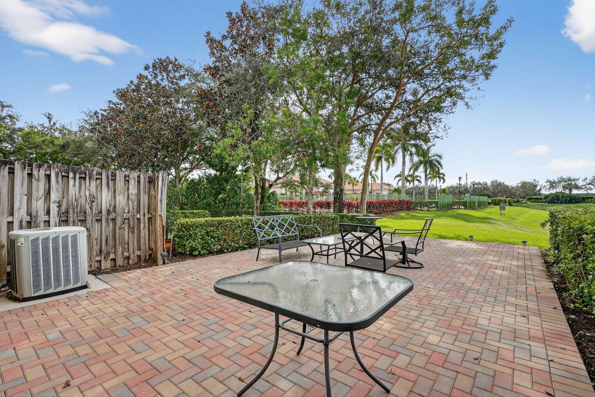 6698 Old Farm Trail