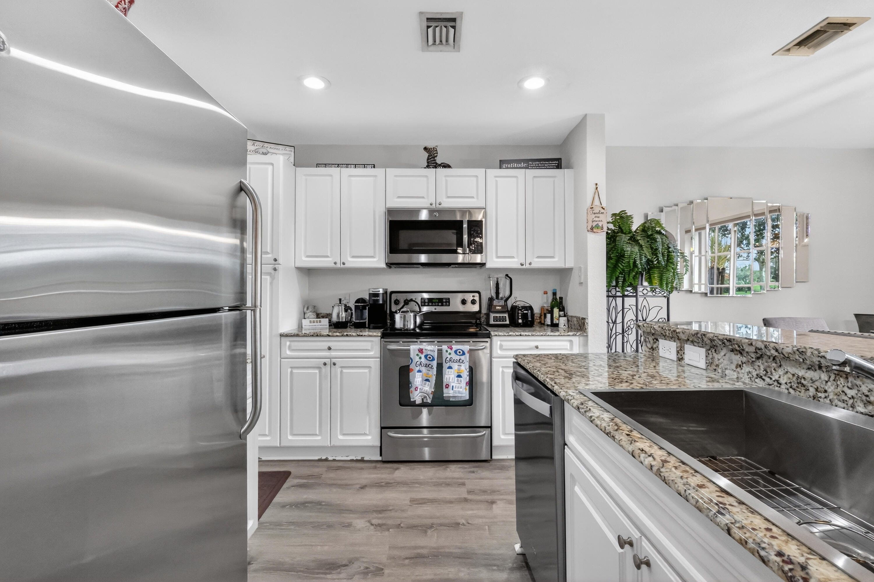 6698 Old Farm Trail