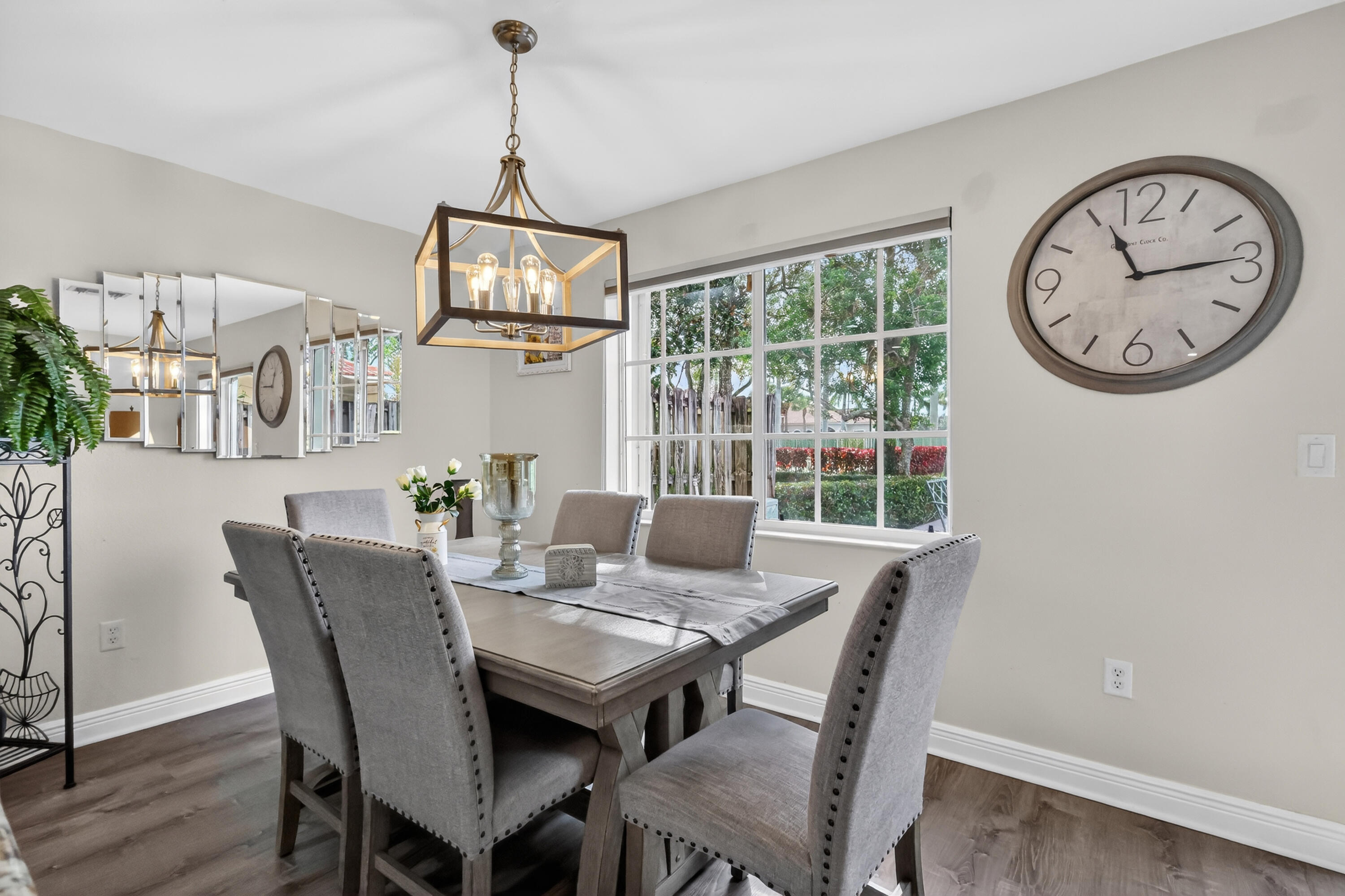 6698 Old Farm Trail