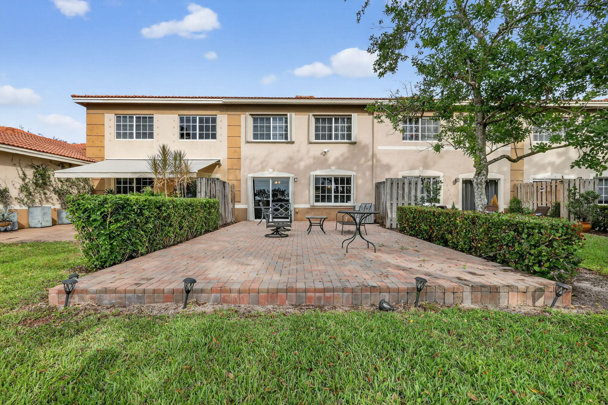 6698 Old Farm Trail