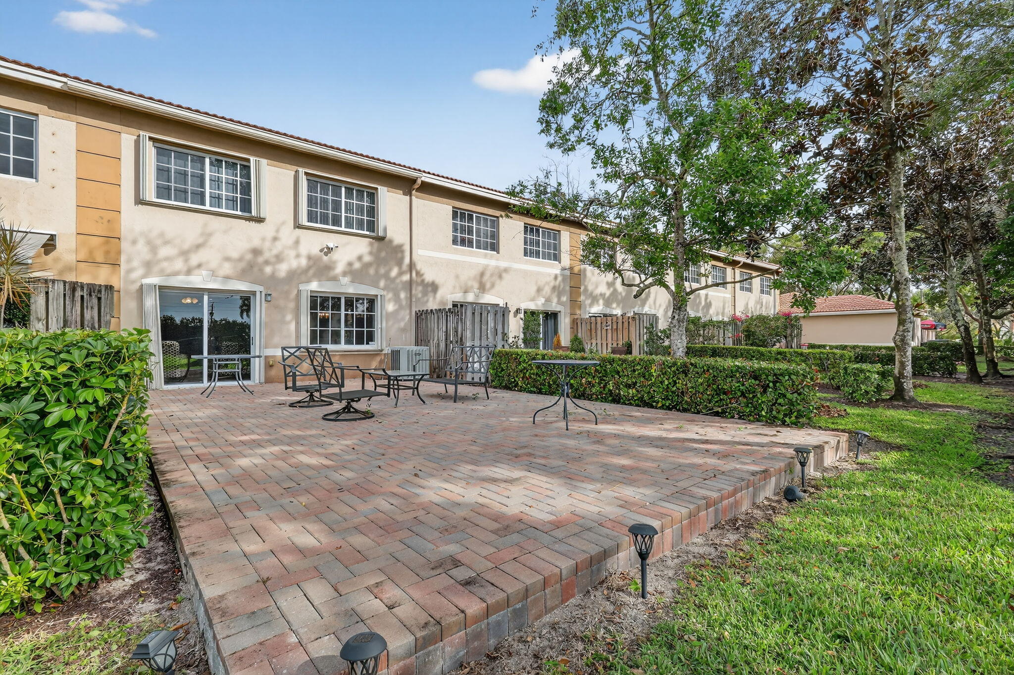 6698 Old Farm Trail