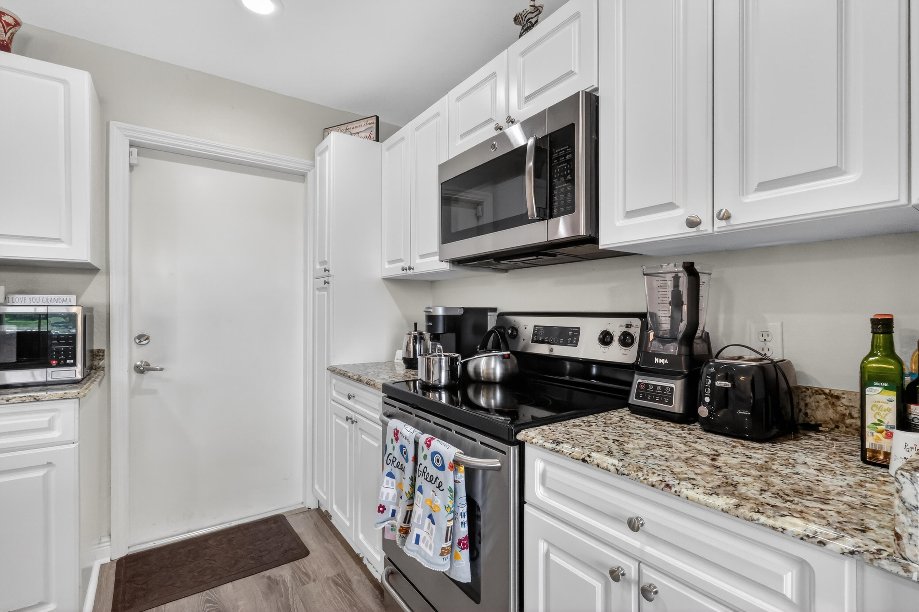 6698 Old Farm Trail