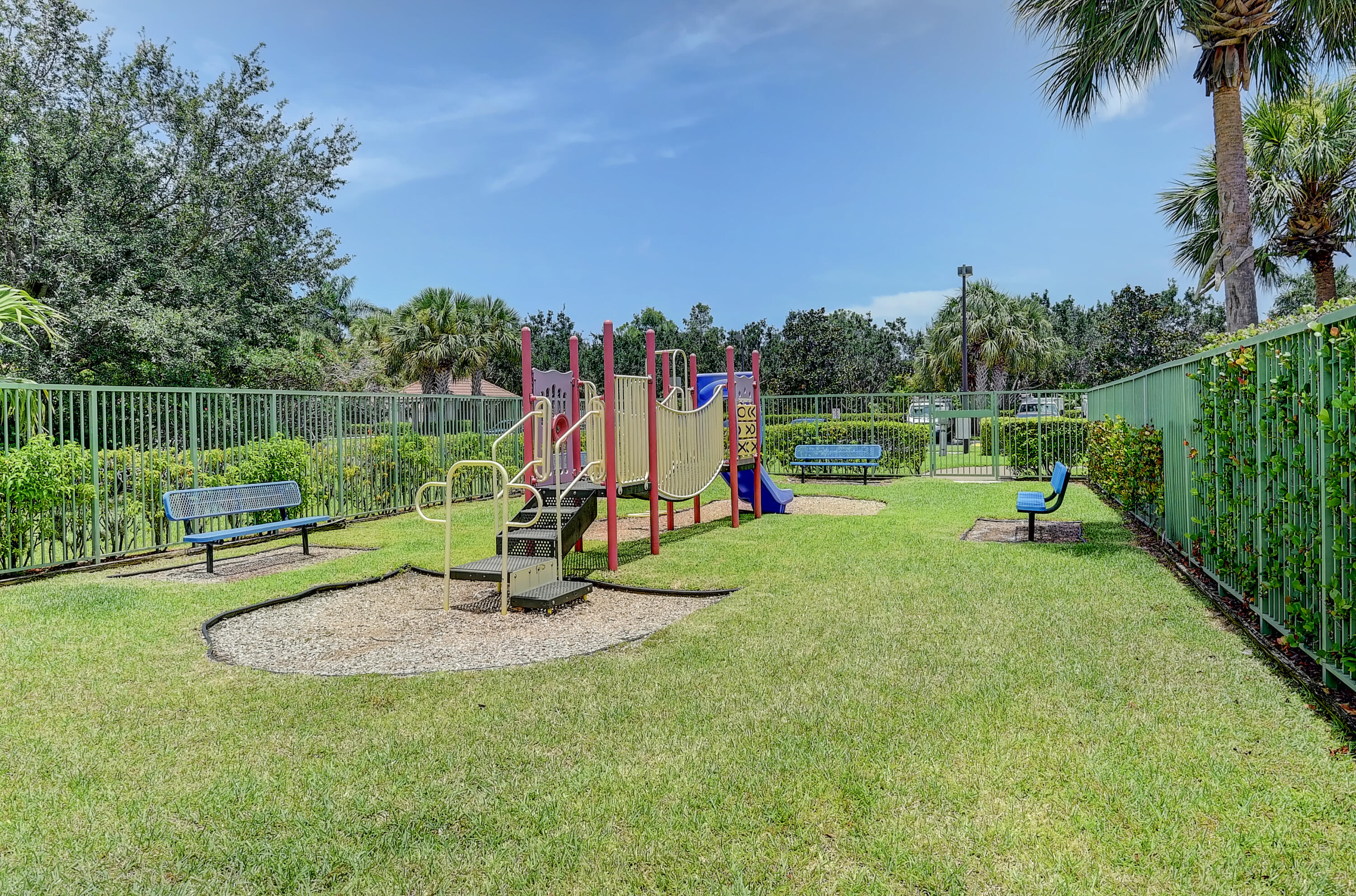 6698 Old Farm Trail