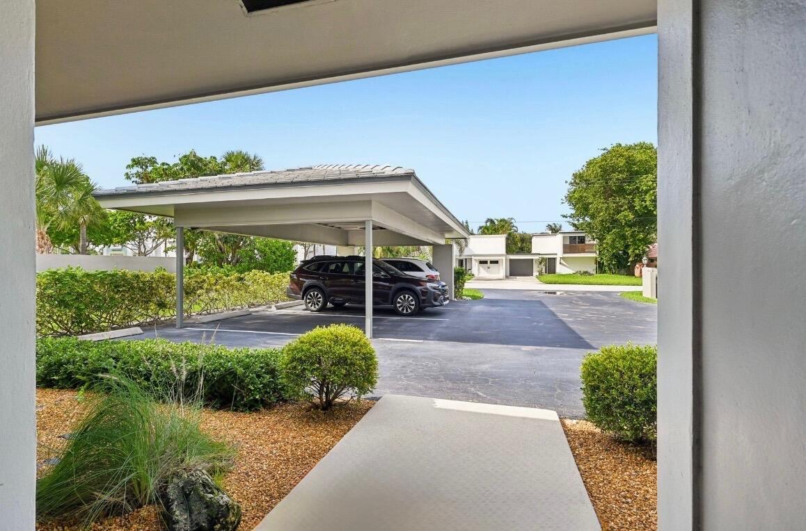 660 Forsyth Street 7