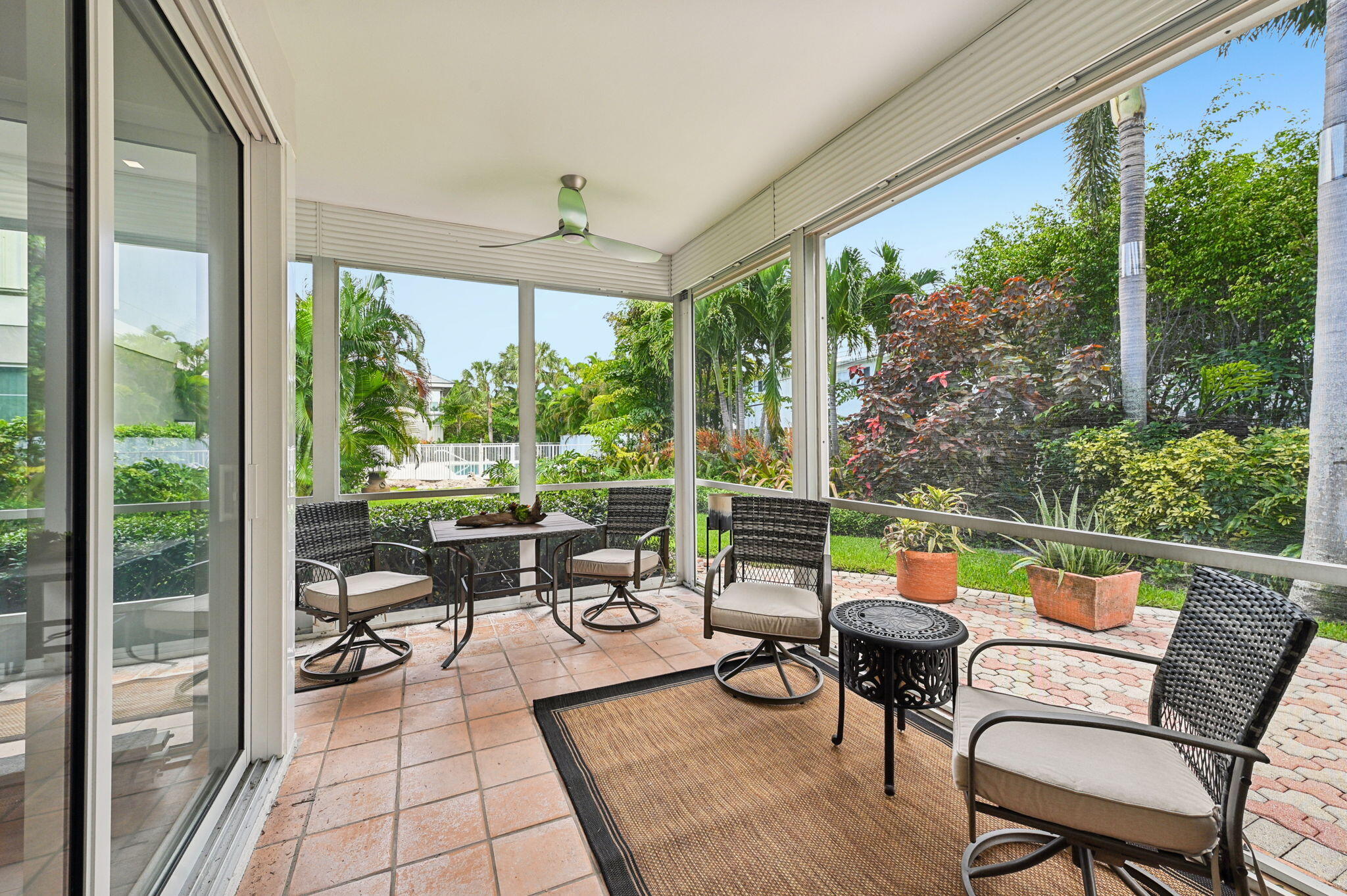 660 Forsyth Street 7