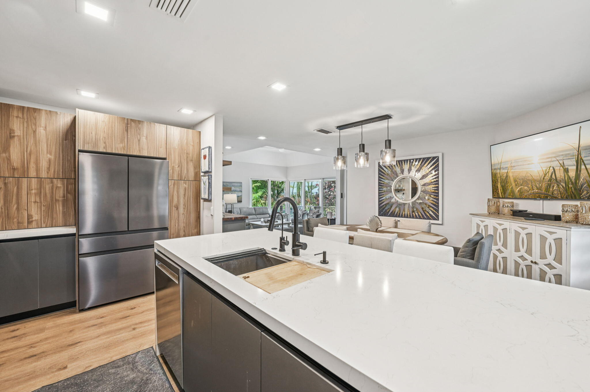 660 Forsyth Street 7