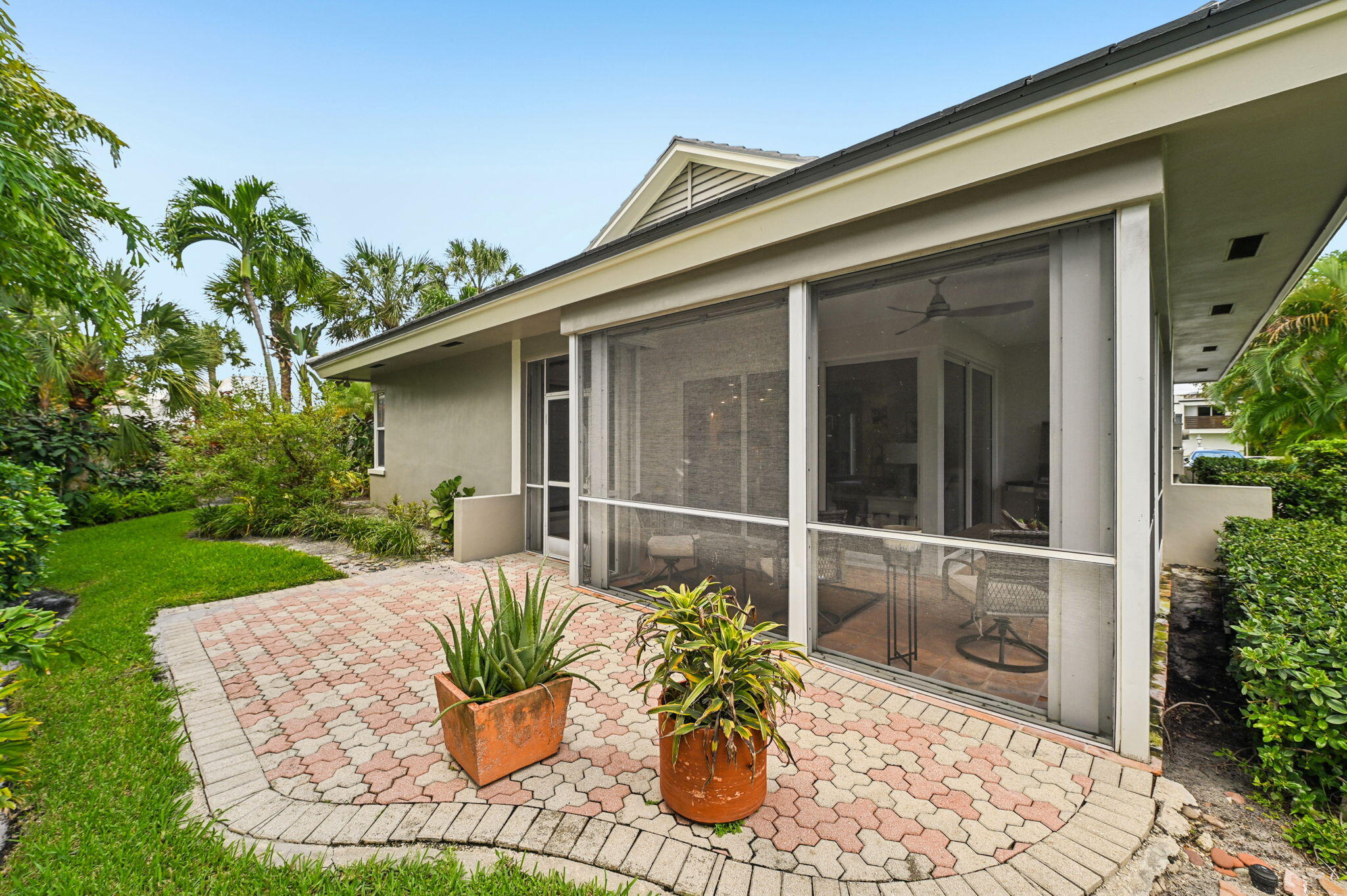 660 Forsyth Street 7