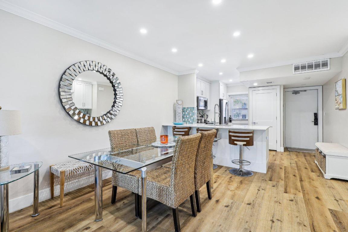 200 E Royal Palm Road 304