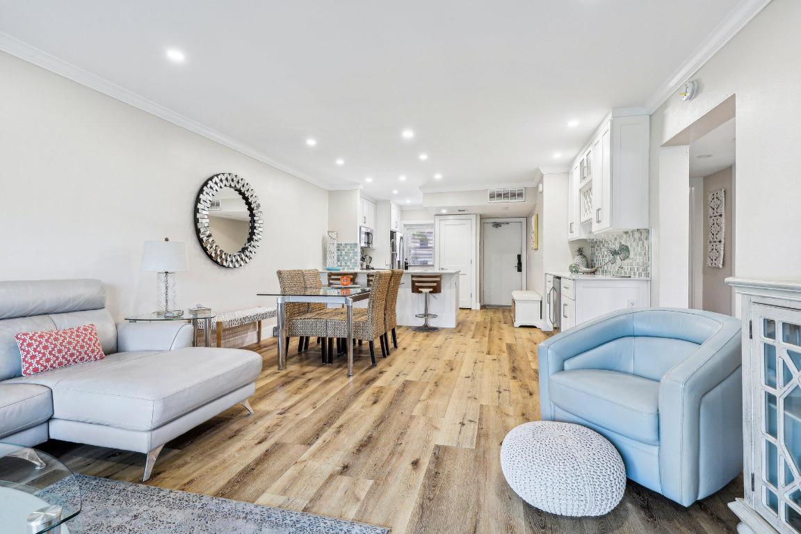 200 E Royal Palm Road 304