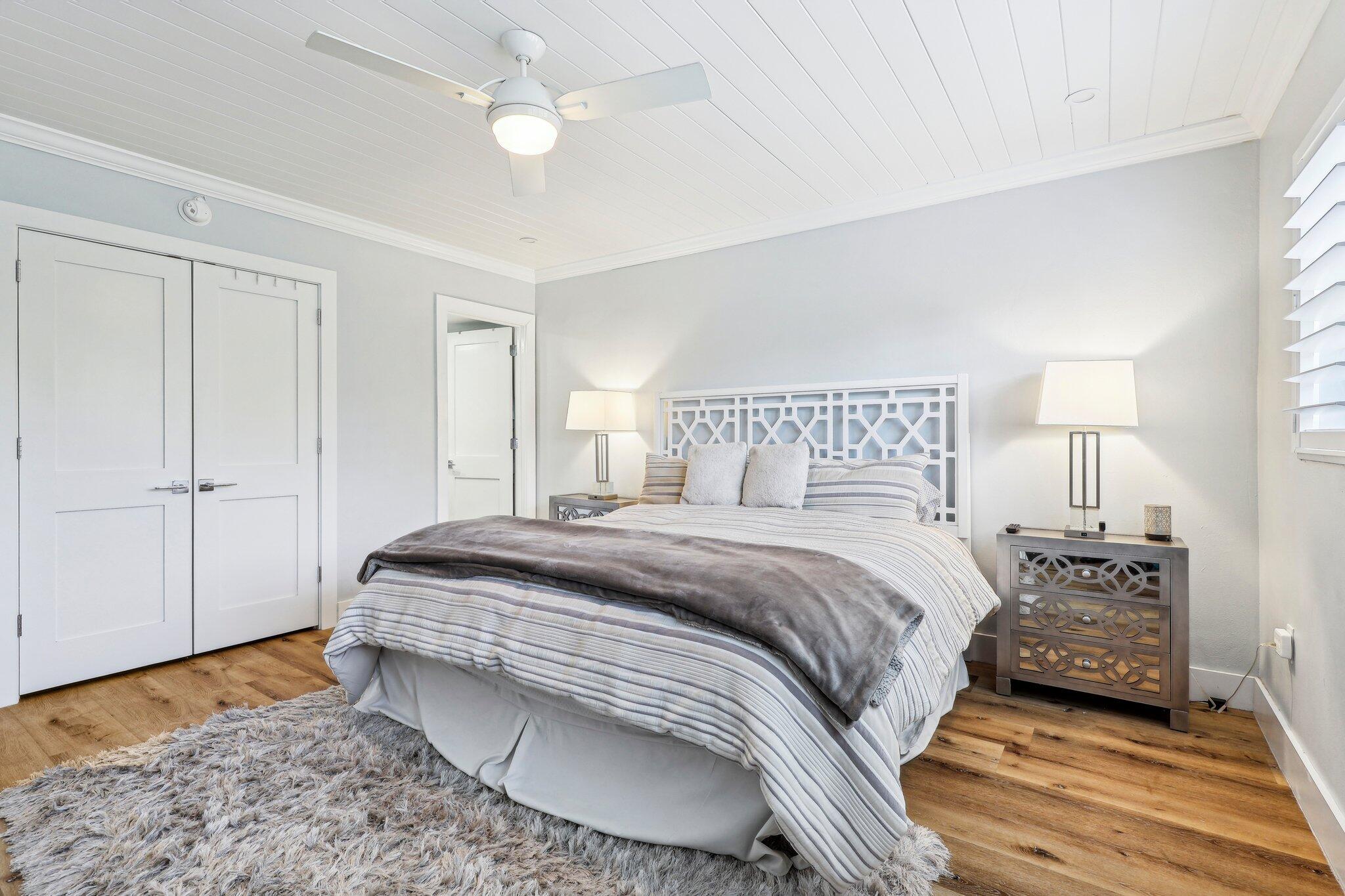 200 E Royal Palm Road 304