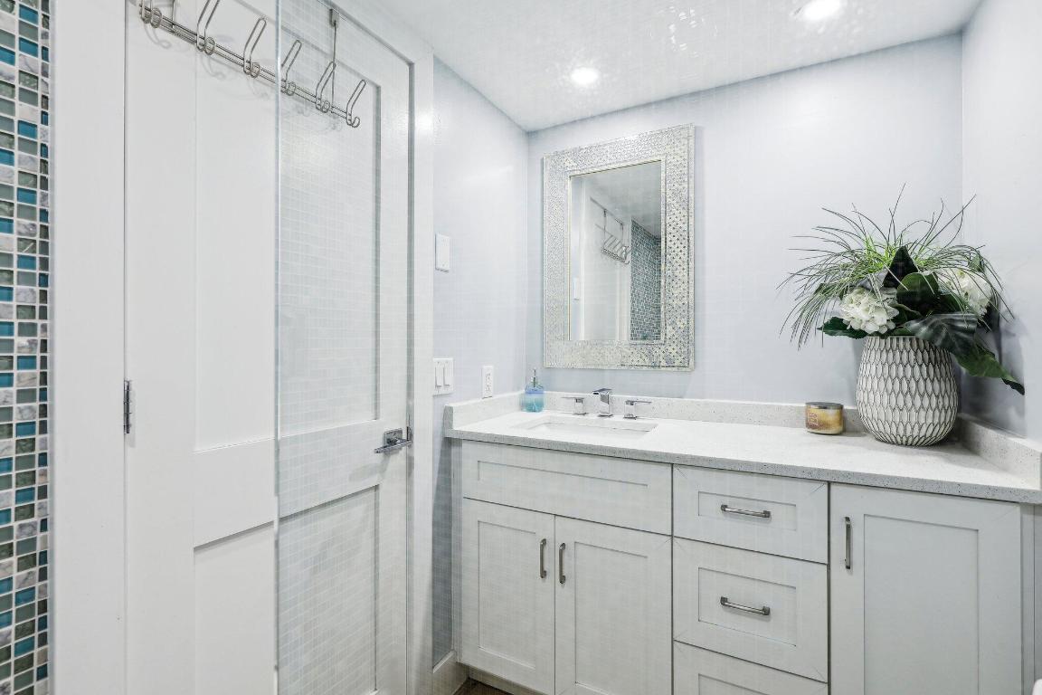 200 E Royal Palm Road 304